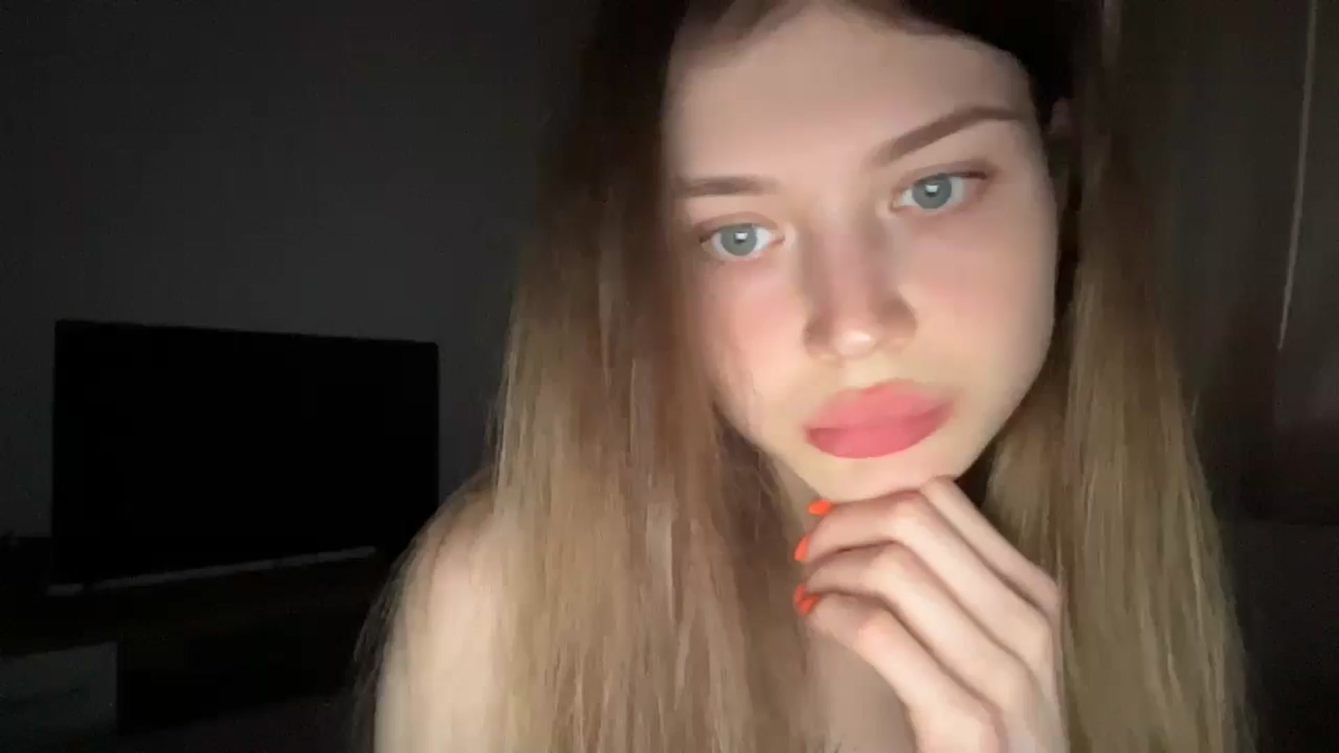 Gallery image thumbnail from Coconut_dream's myfreecams stream on, 06/15/2024, 18:25 image 12 of 20
