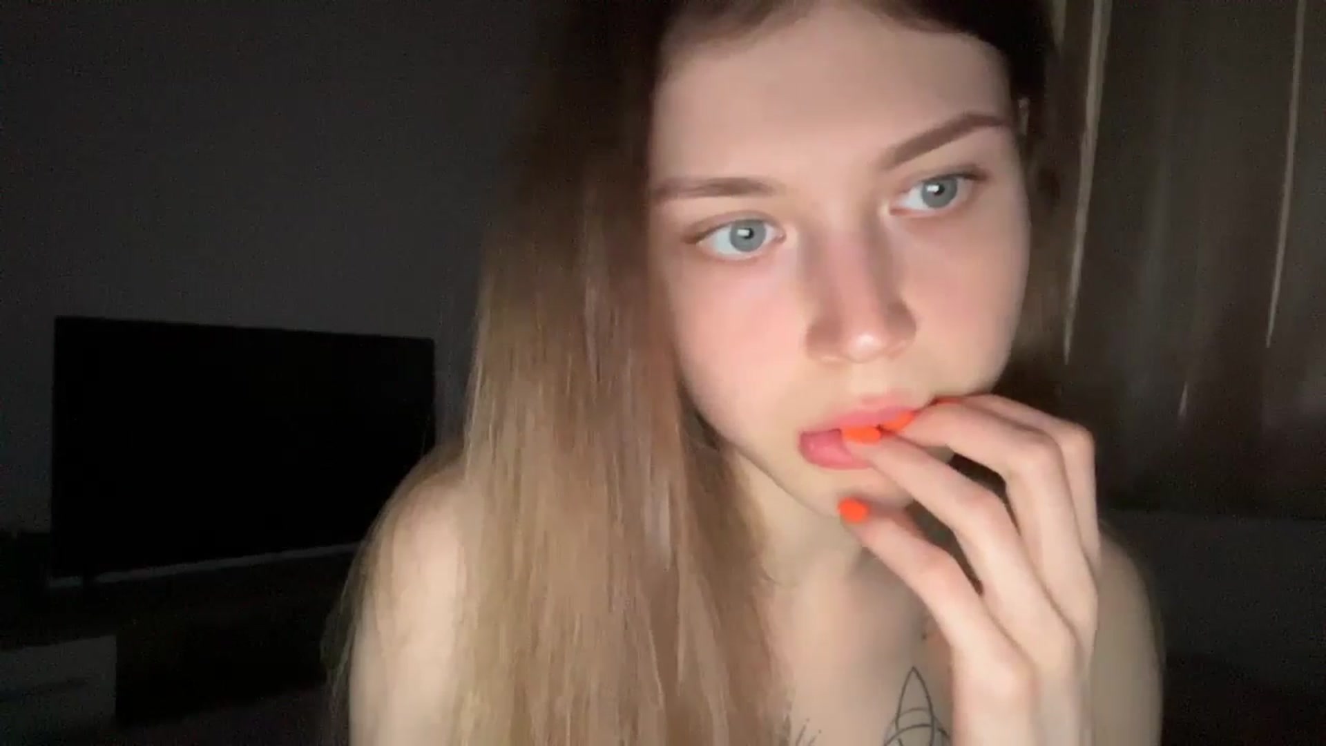Gallery image thumbnail from Coconut_dream's myfreecams stream on, 06/15/2024, 18:25 image 10 of 20