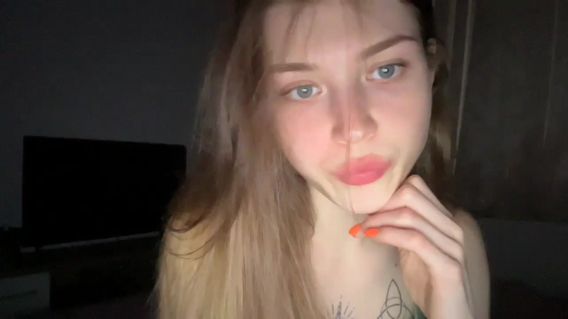 Gallery image thumbnail from Coconut_dream's myfreecams stream on, 06/15/2024, 18:25 image 17 of 20