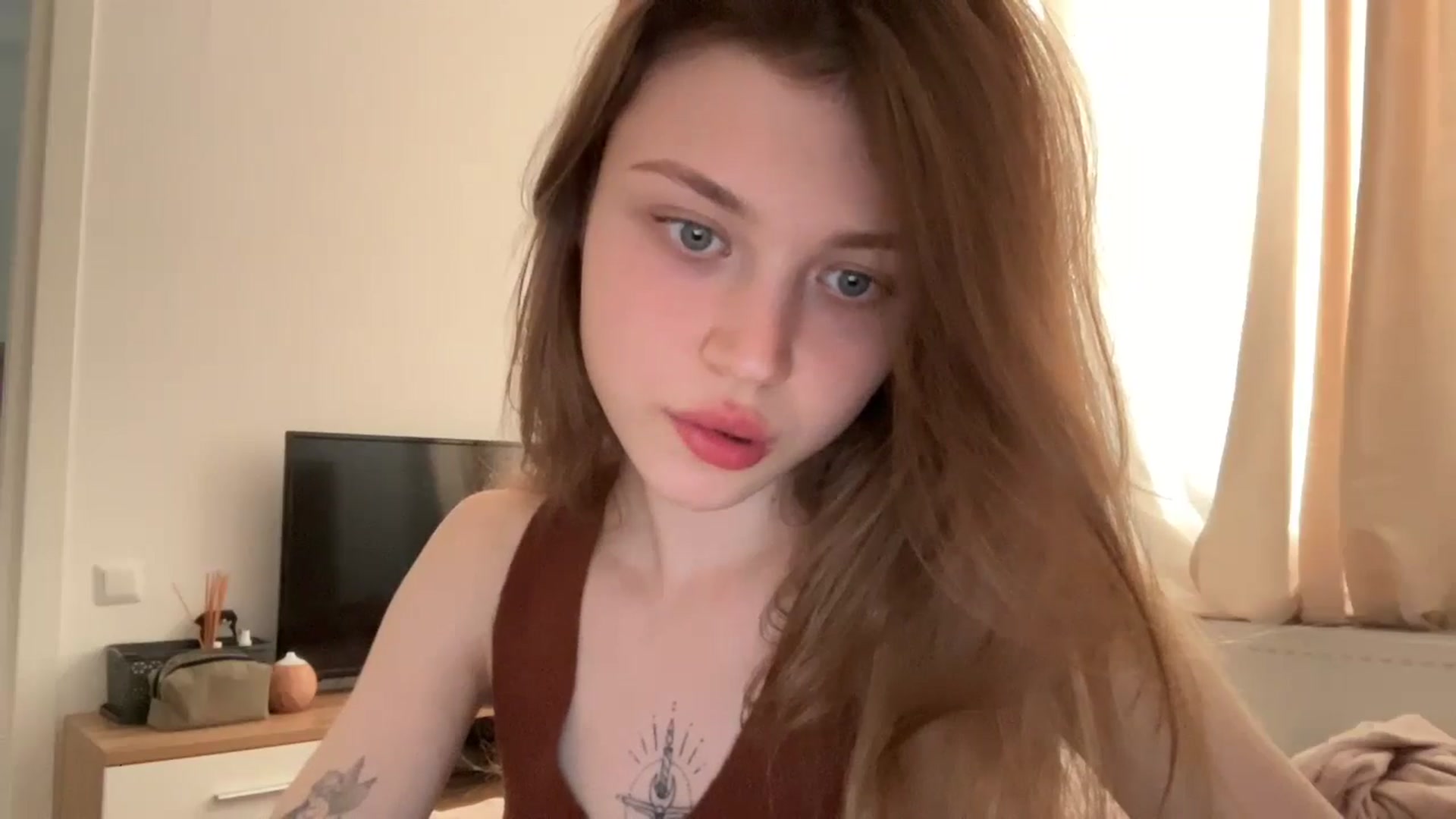 Gallery image thumbnail from Coconut_dream's myfreecams stream on, 06/16/2024, 12:49 image 17 of 20
