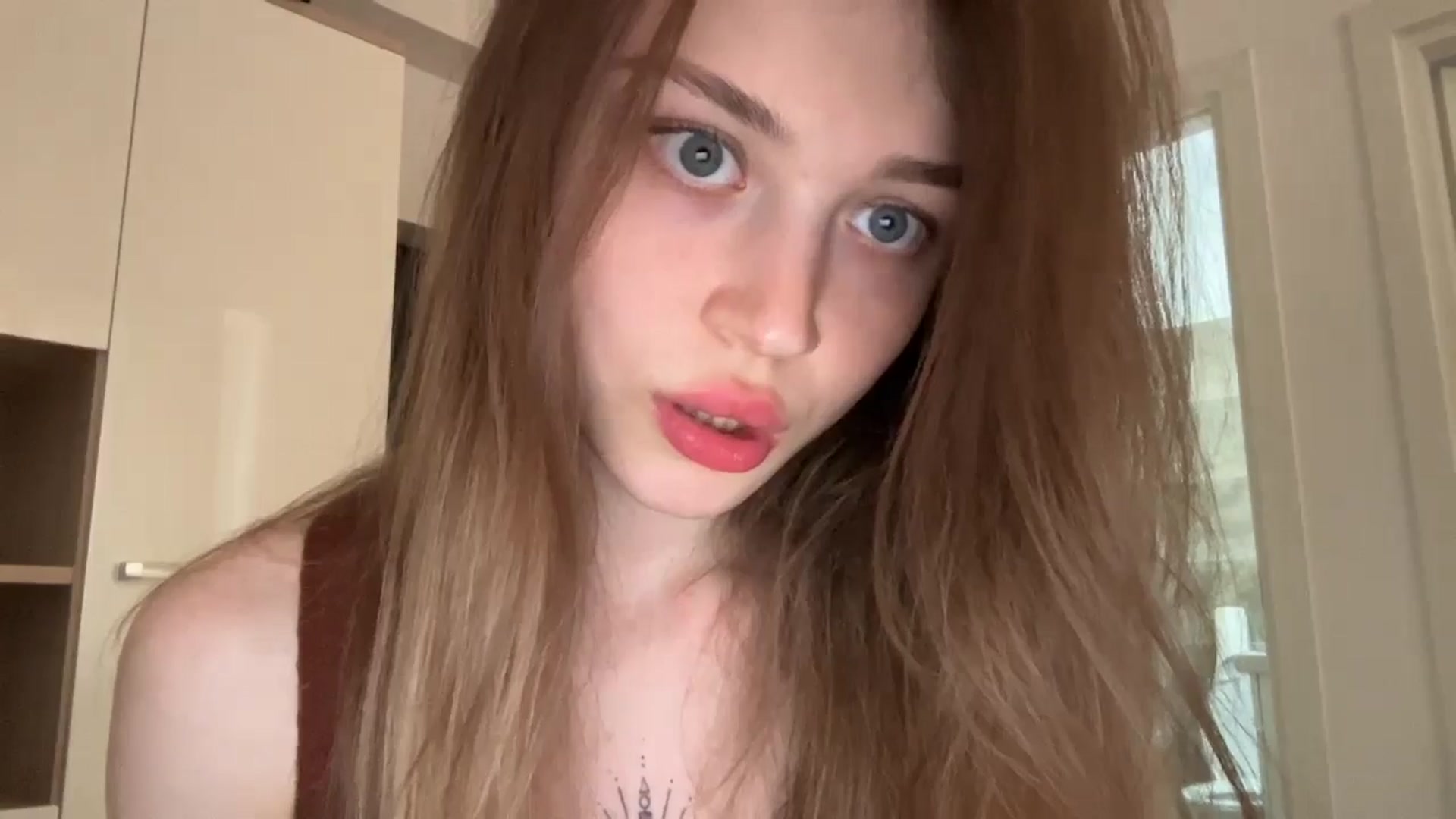 Gallery image thumbnail from Coconut_dream's myfreecams stream on, 06/16/2024, 12:49 image 3 of 20