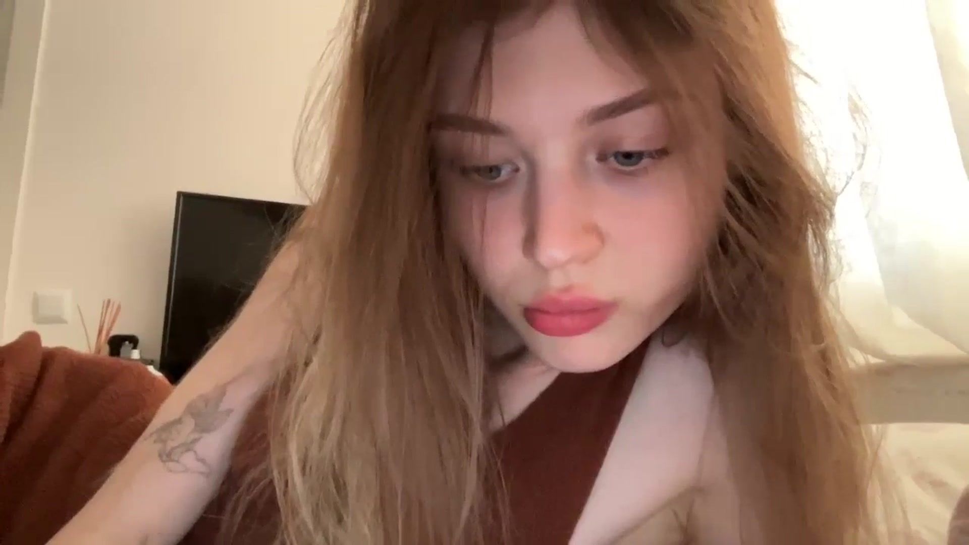 Gallery image thumbnail from Coconut_dream's myfreecams stream on, 06/16/2024, 13:23 image 6 of 20