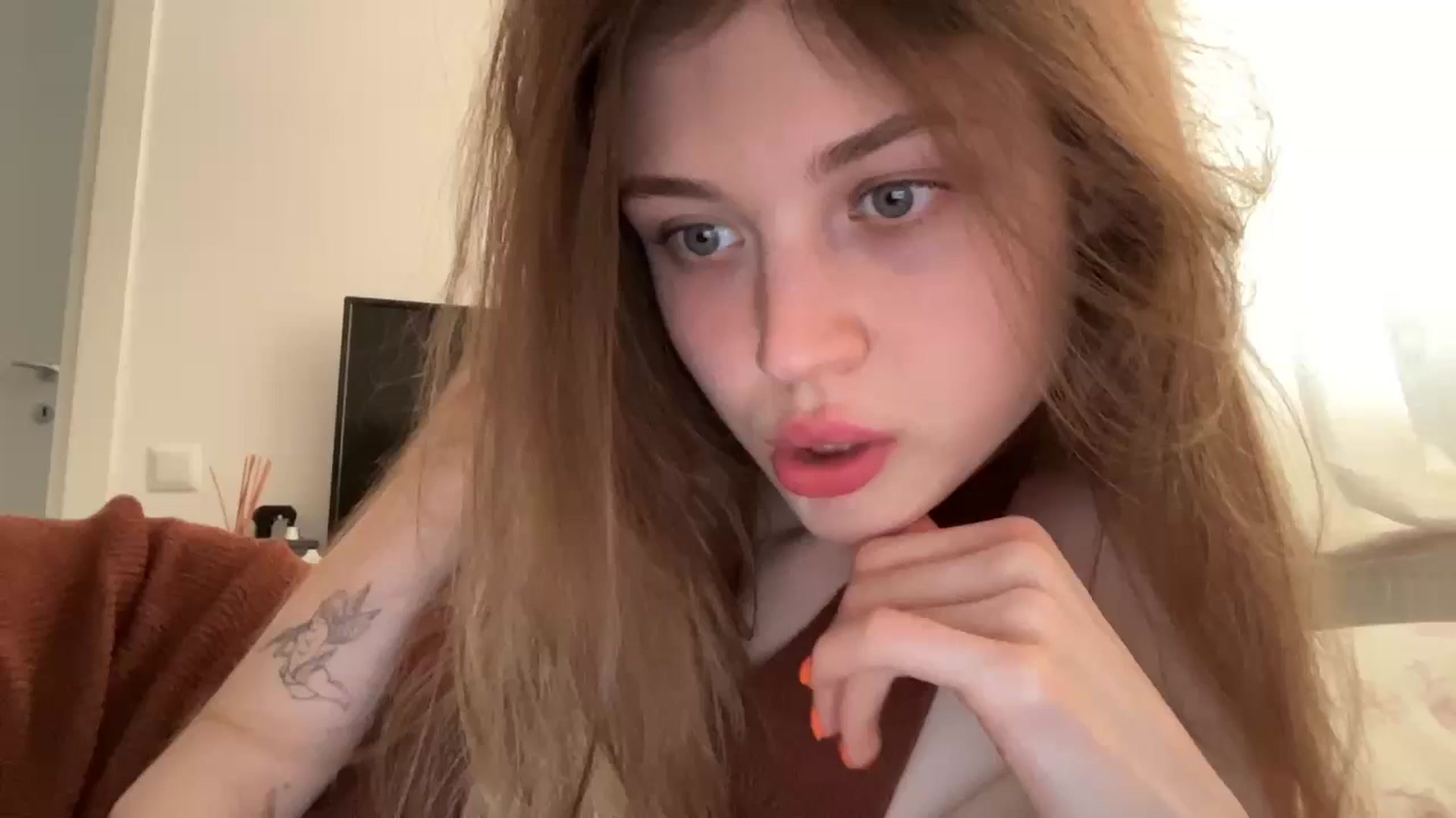 Gallery image thumbnail from Coconut_dream's myfreecams stream on, 06/16/2024, 13:23 image 3 of 20