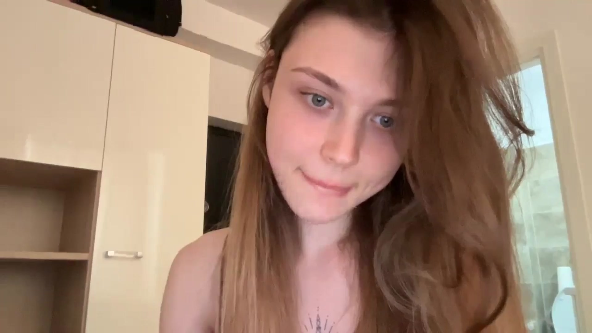 Gallery image thumbnail from Coconut_dream's myfreecams stream on, 06/16/2024, 14:10 image 3 of 20