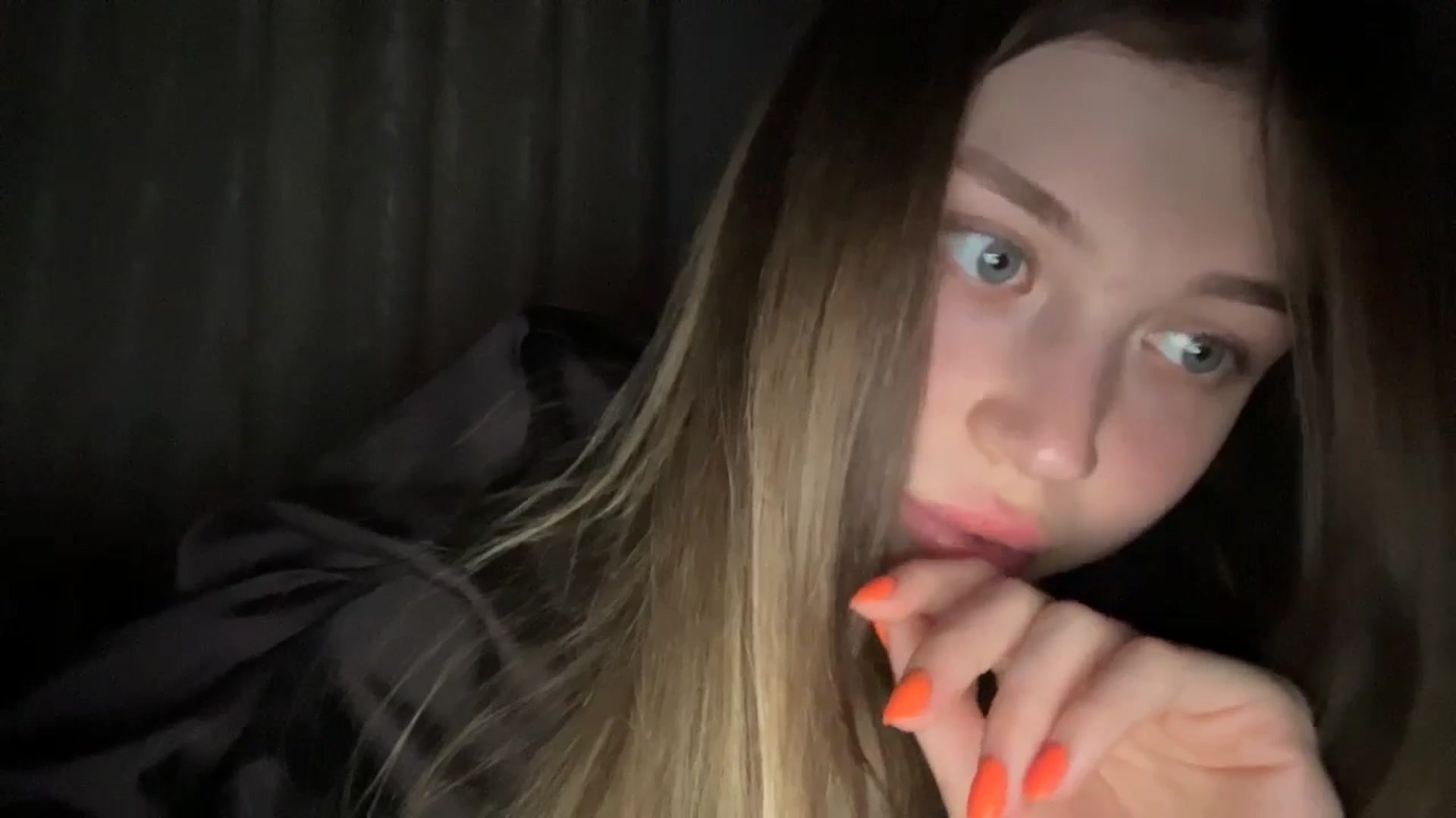 Gallery image thumbnail from Coconut_dream's myfreecams stream on, 06/17/2024, 19:16 image 16 of 20