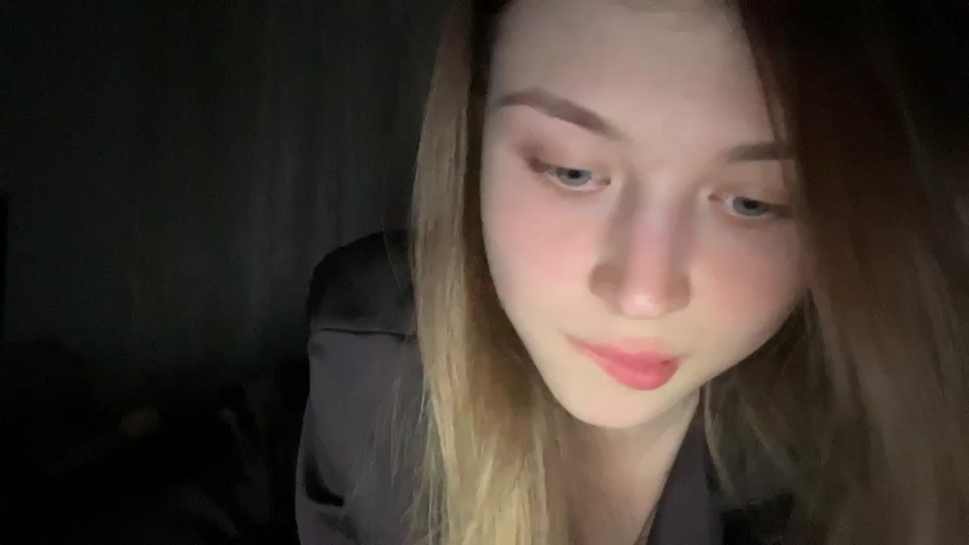 Gallery image thumbnail from Coconut_dream's myfreecams stream on, 06/17/2024, 19:16 image 18 of 20