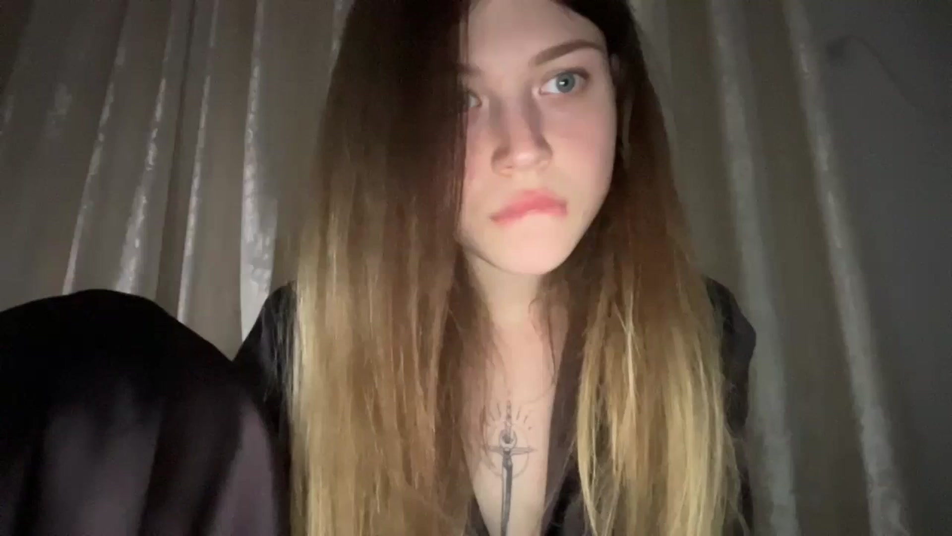 Gallery image thumbnail from Coconut_dream's myfreecams stream on, 06/17/2024, 20:06 image 16 of 20