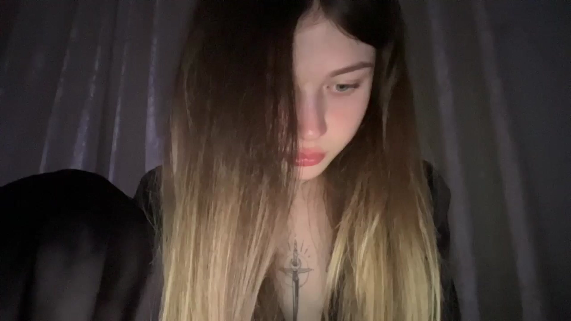 Gallery image thumbnail from Coconut_dream's myfreecams stream on, 06/17/2024, 20:06 image 18 of 20