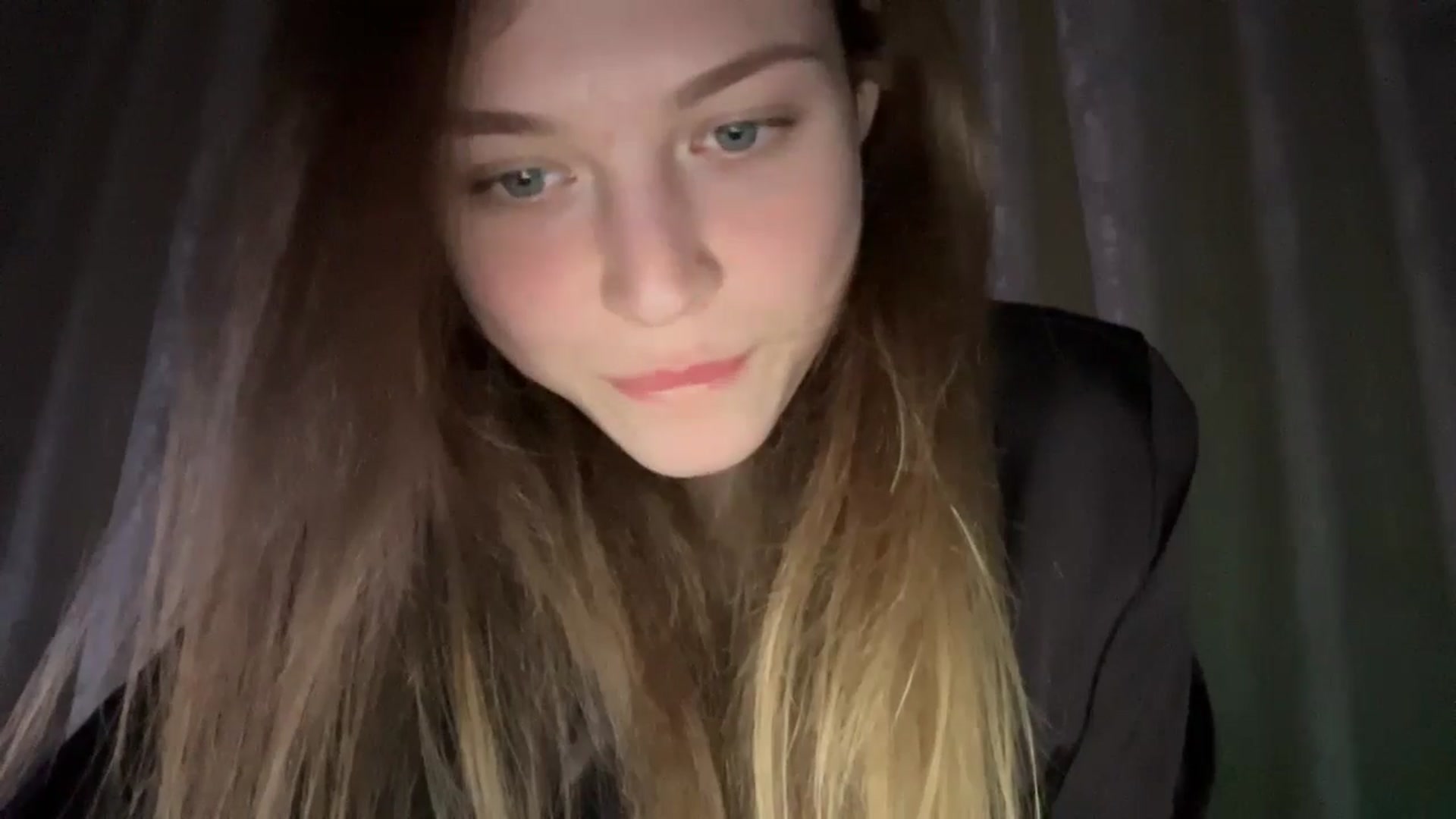 Gallery image thumbnail from Coconut_dream's myfreecams stream on, 06/17/2024, 20:06 image 5 of 20