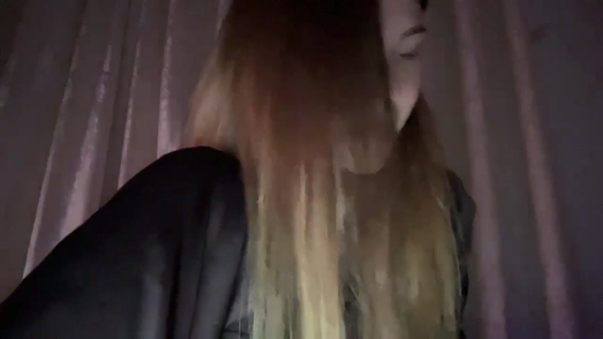Gallery image thumbnail from Coconut_dream's myfreecams stream on, 06/17/2024, 20:06 image 8 of 20