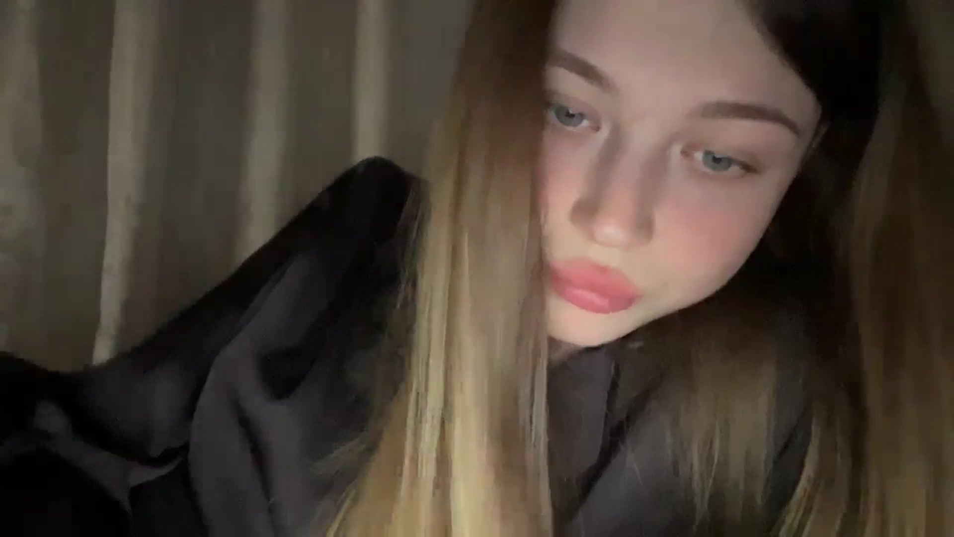 Gallery image thumbnail from Coconut_dream's myfreecams stream on, 06/17/2024, 20:06 image 19 of 20