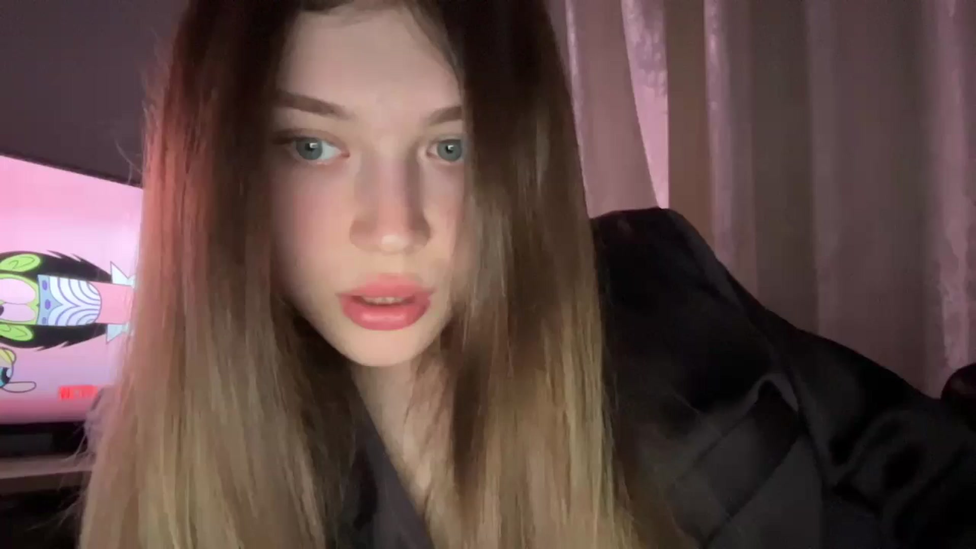 Gallery image thumbnail from Coconut_dream's myfreecams stream on, 06/17/2024, 20:48 image 6 of 20