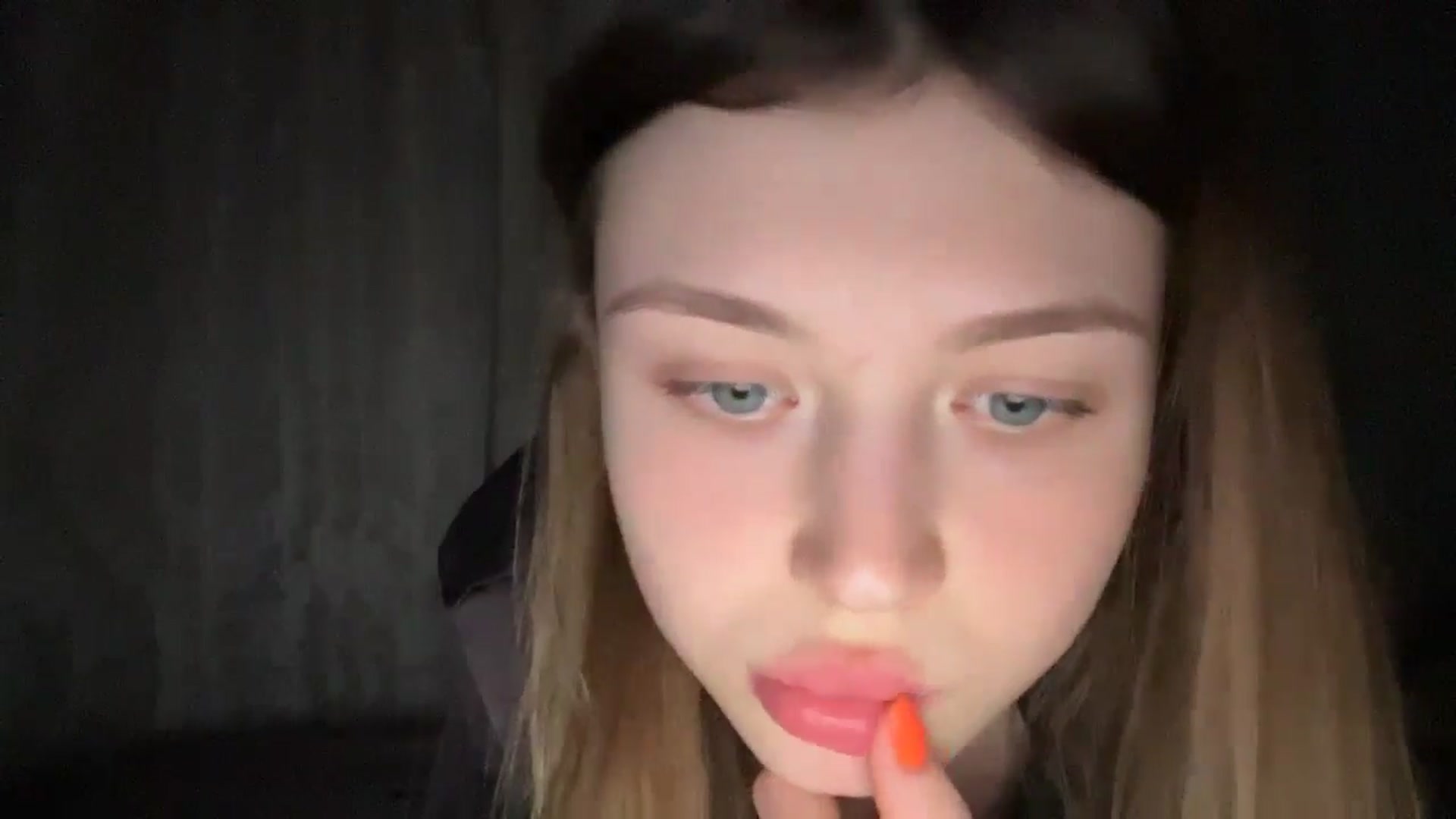 Gallery image thumbnail from Coconut_dream's myfreecams stream on, 06/17/2024, 20:48 image 18 of 20