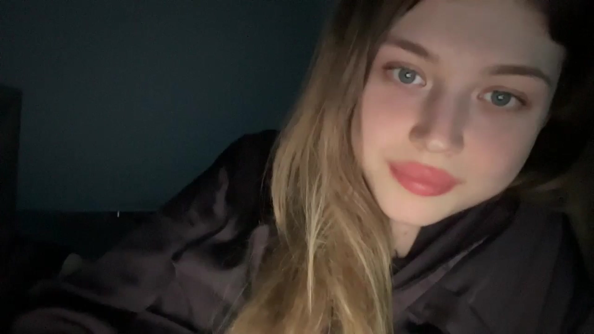 Gallery image thumbnail from Coconut_dream's myfreecams stream on, 06/18/2024, 19:32 image 13 of 20