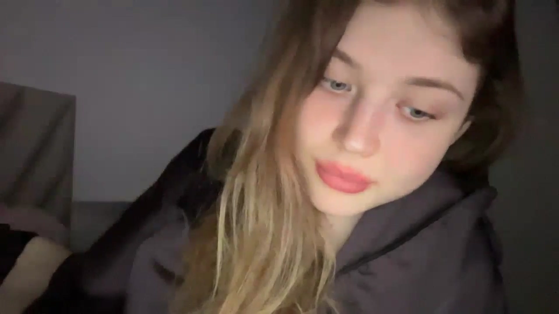 Gallery image thumbnail from Coconut_dream's myfreecams stream on, 06/18/2024, 19:32 image 2 of 20