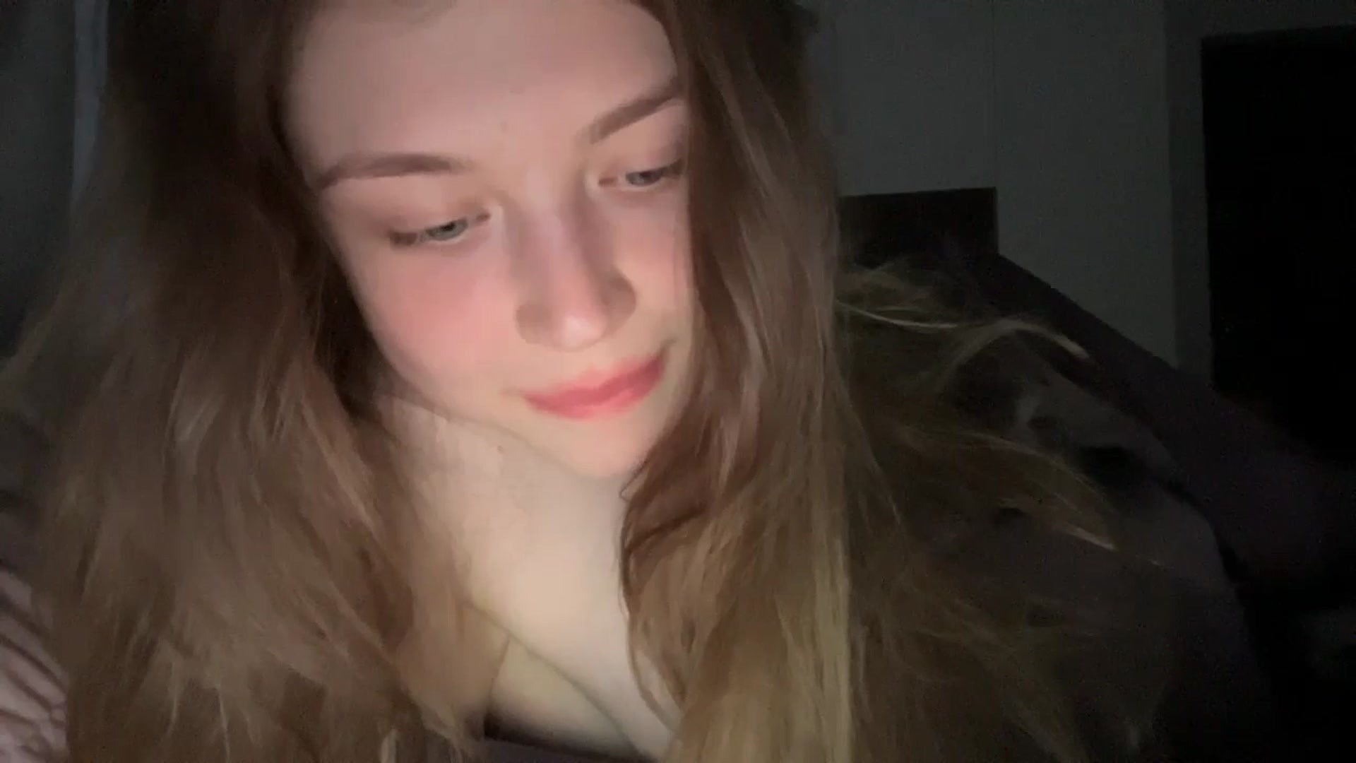 Gallery image thumbnail from Coconut_dream's myfreecams stream on, 06/18/2024, 19:53 image 6 of 20