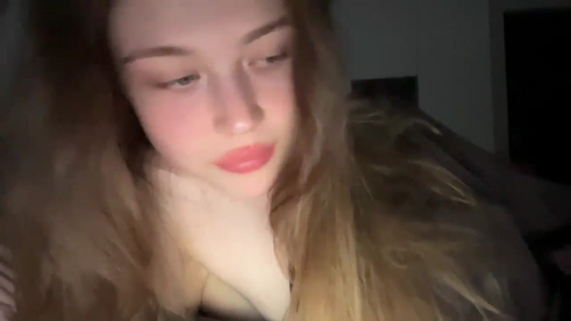 Gallery image thumbnail from Coconut_dream's myfreecams stream on, 06/18/2024, 19:53 image 5 of 20