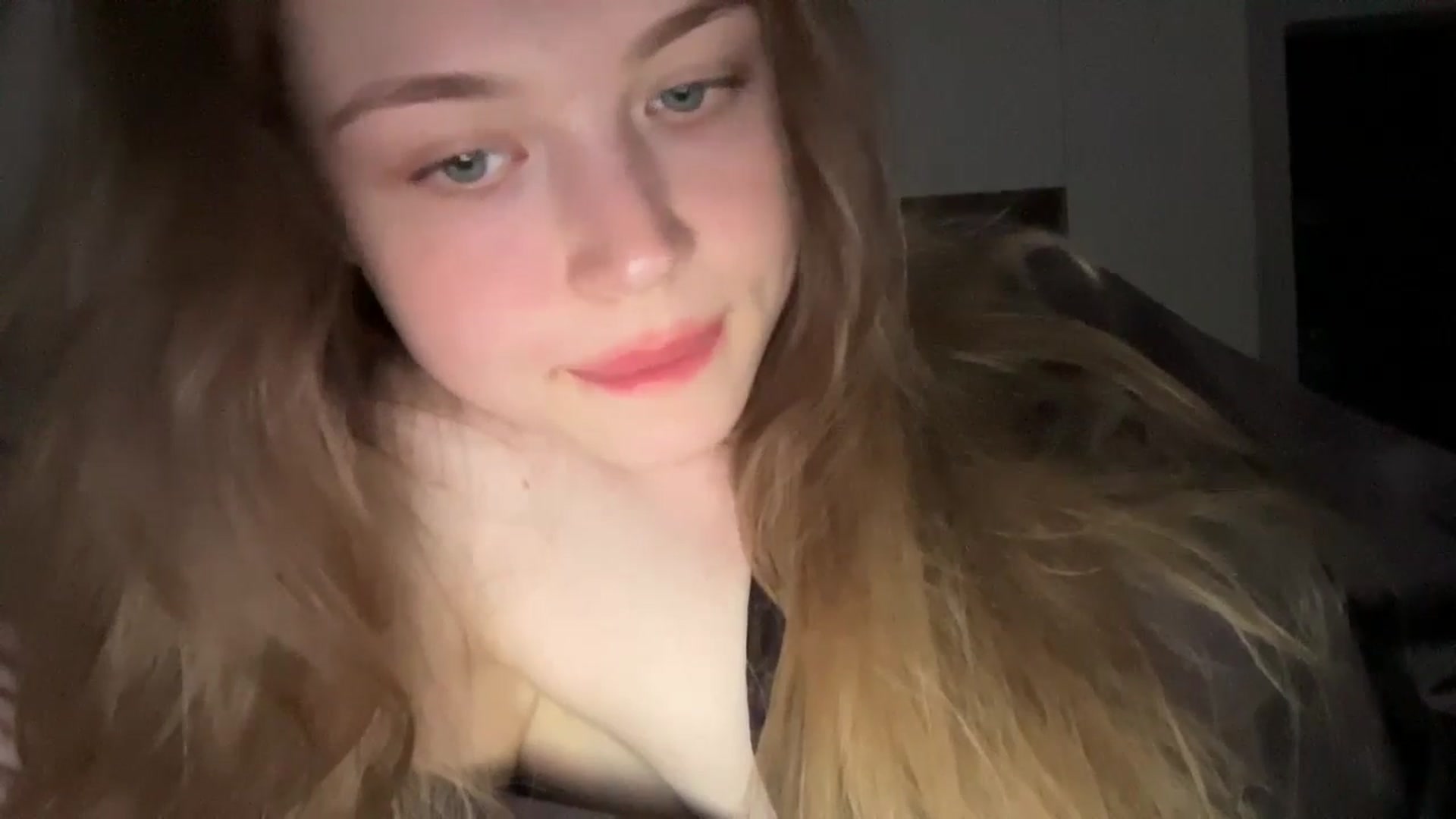 Gallery image thumbnail from Coconut_dream's myfreecams stream on, 06/18/2024, 19:53 image 4 of 20