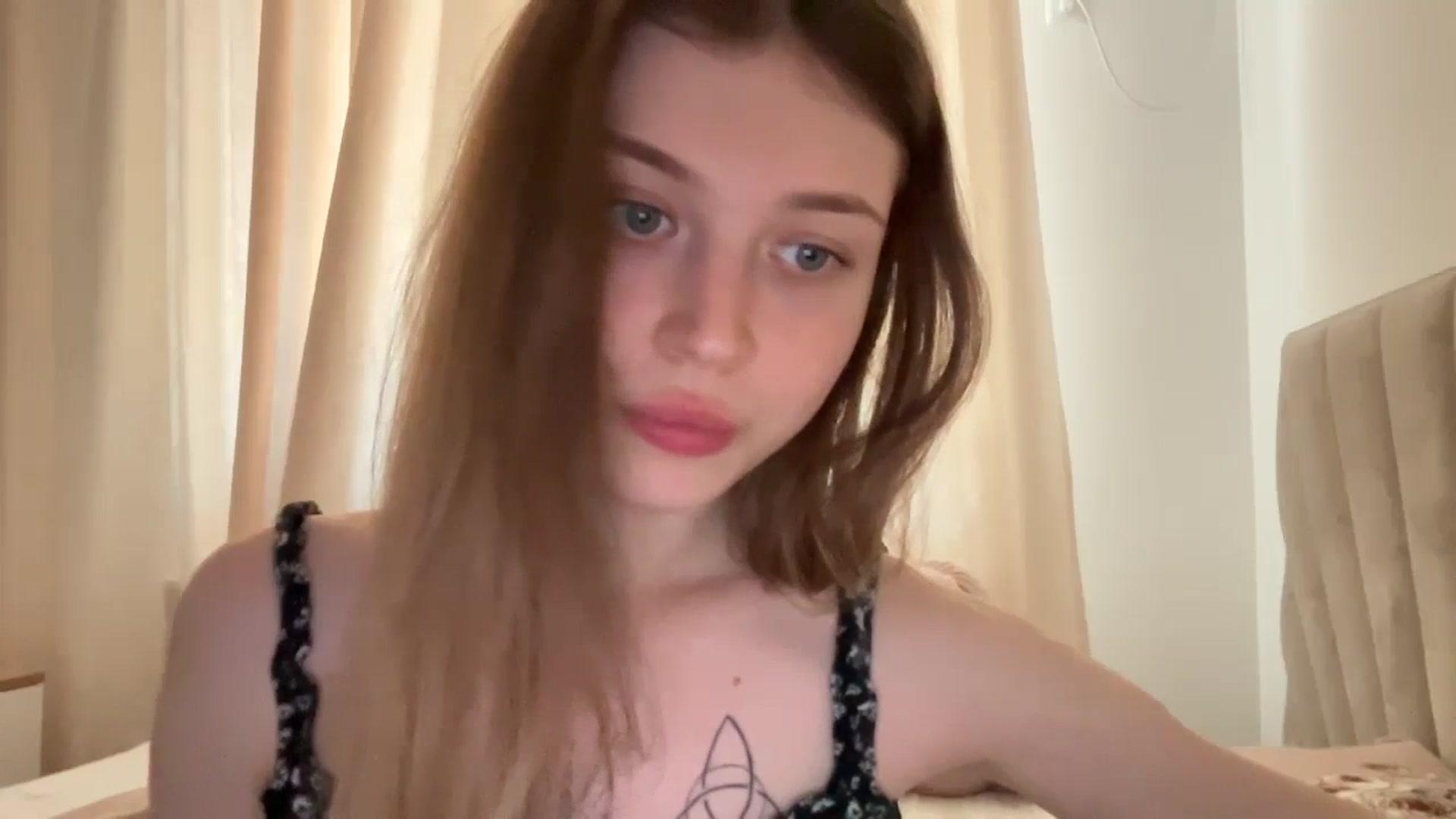 Gallery image thumbnail from Coconut_dream's myfreecams stream on, 06/19/2024, 07:37 image 8 of 20