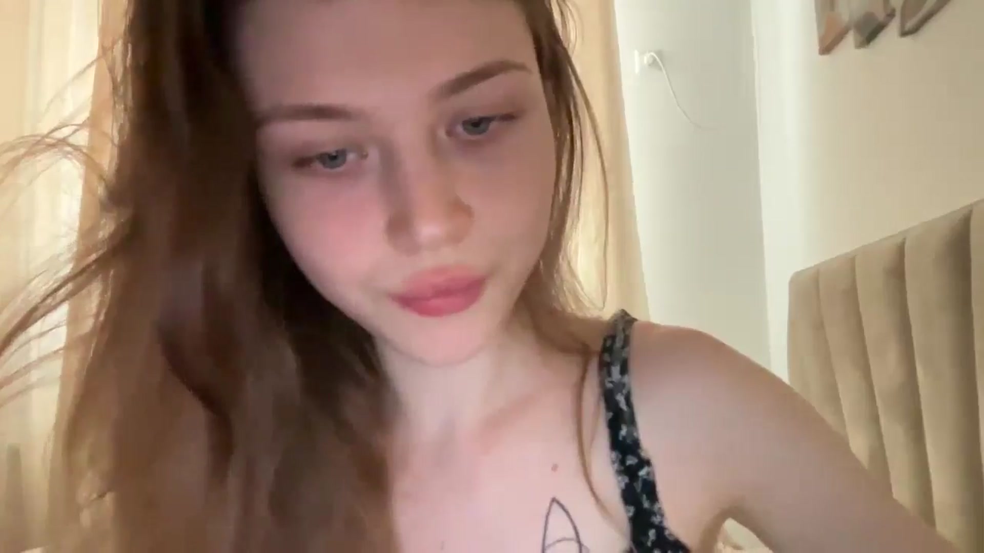 Gallery image thumbnail from Coconut_dream's myfreecams stream on, 06/19/2024, 07:37 image 18 of 20