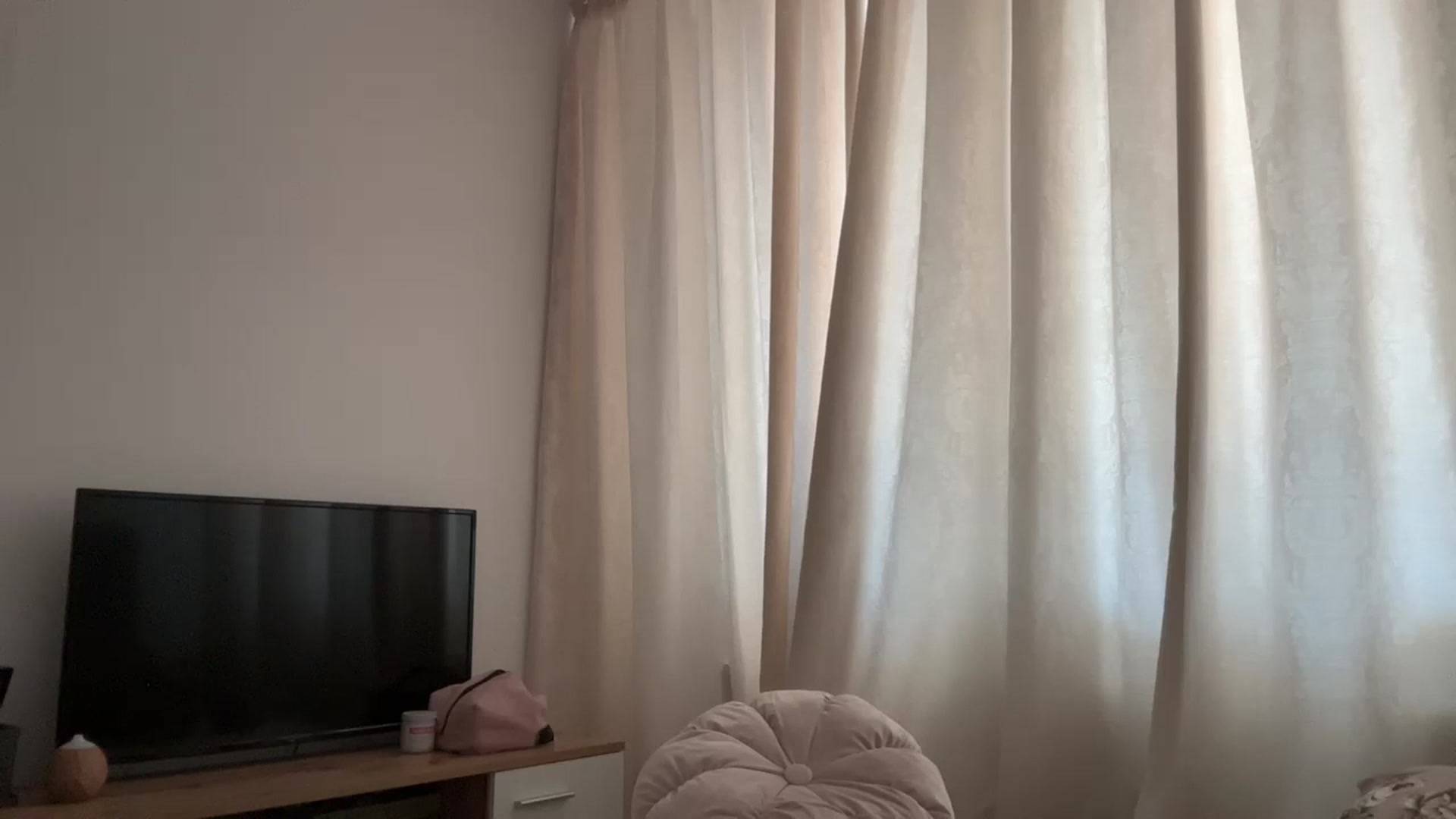 Gallery image thumbnail from Coconut_dream's myfreecams stream on, 06/19/2024, 09:03 image 12 of 20