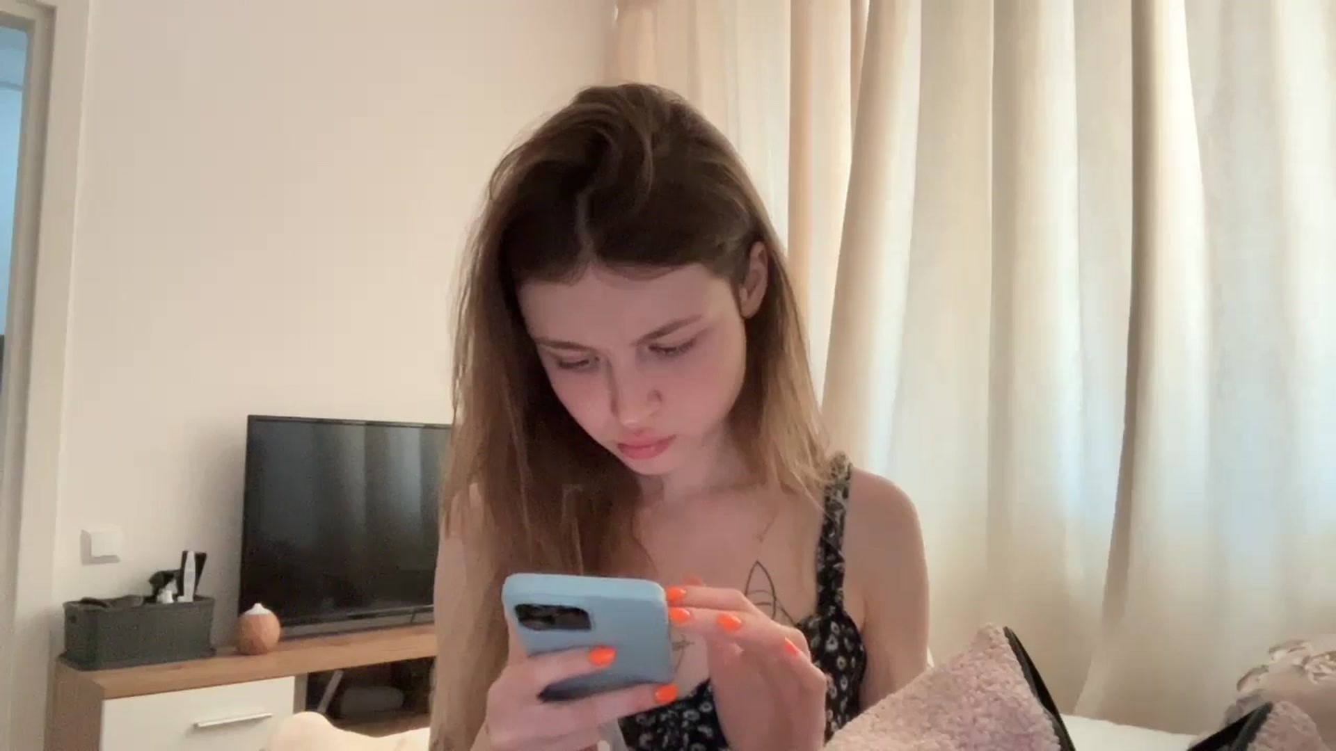 Gallery image thumbnail from Coconut_dream's myfreecams stream on, 06/19/2024, 09:03 image 18 of 20