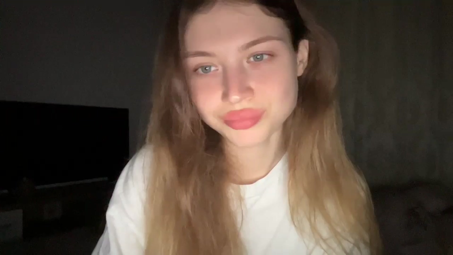 Gallery image thumbnail from Coconut_dream's myfreecams stream on, 06/20/2024, 19:43 image 9 of 20
