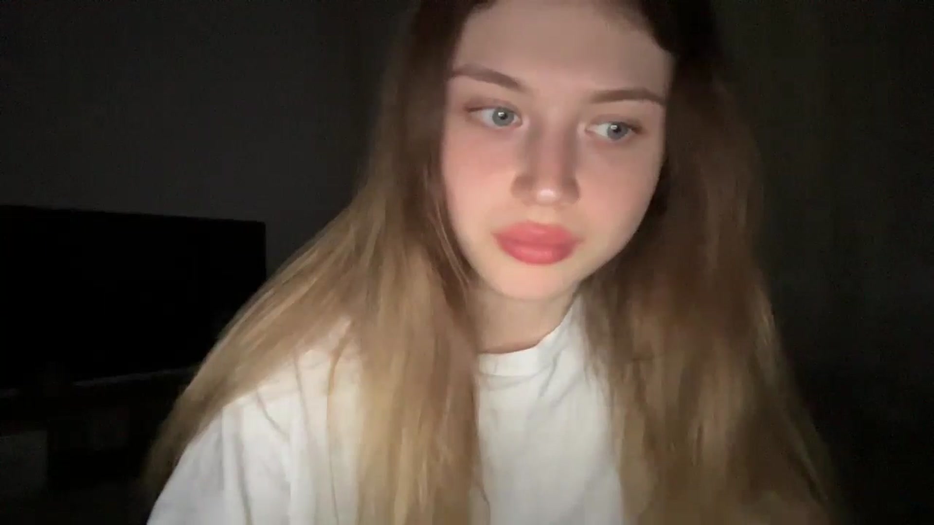 Gallery image thumbnail from Coconut_dream's myfreecams stream on, 06/20/2024, 19:43 image 3 of 20