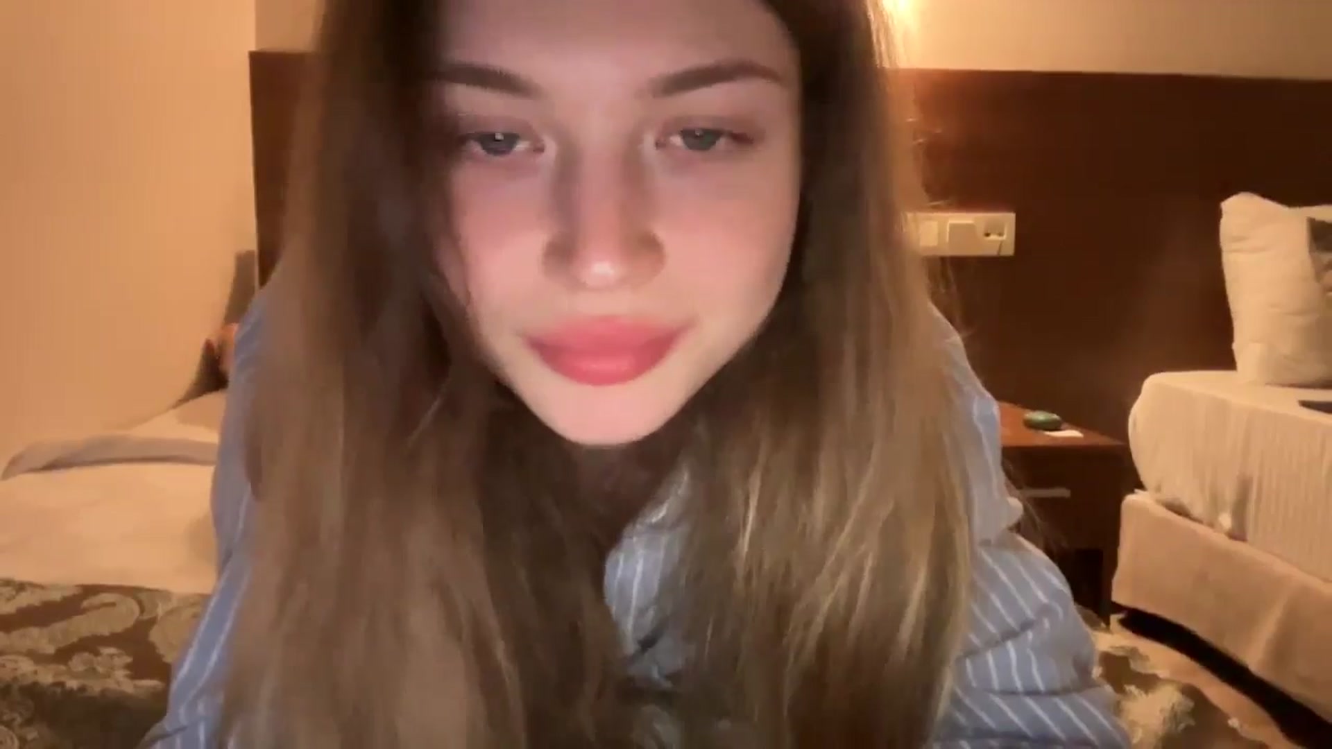 Gallery image thumbnail from Coconut_dream's myfreecams stream on, 06/21/2024, 21:54 image 17 of 20