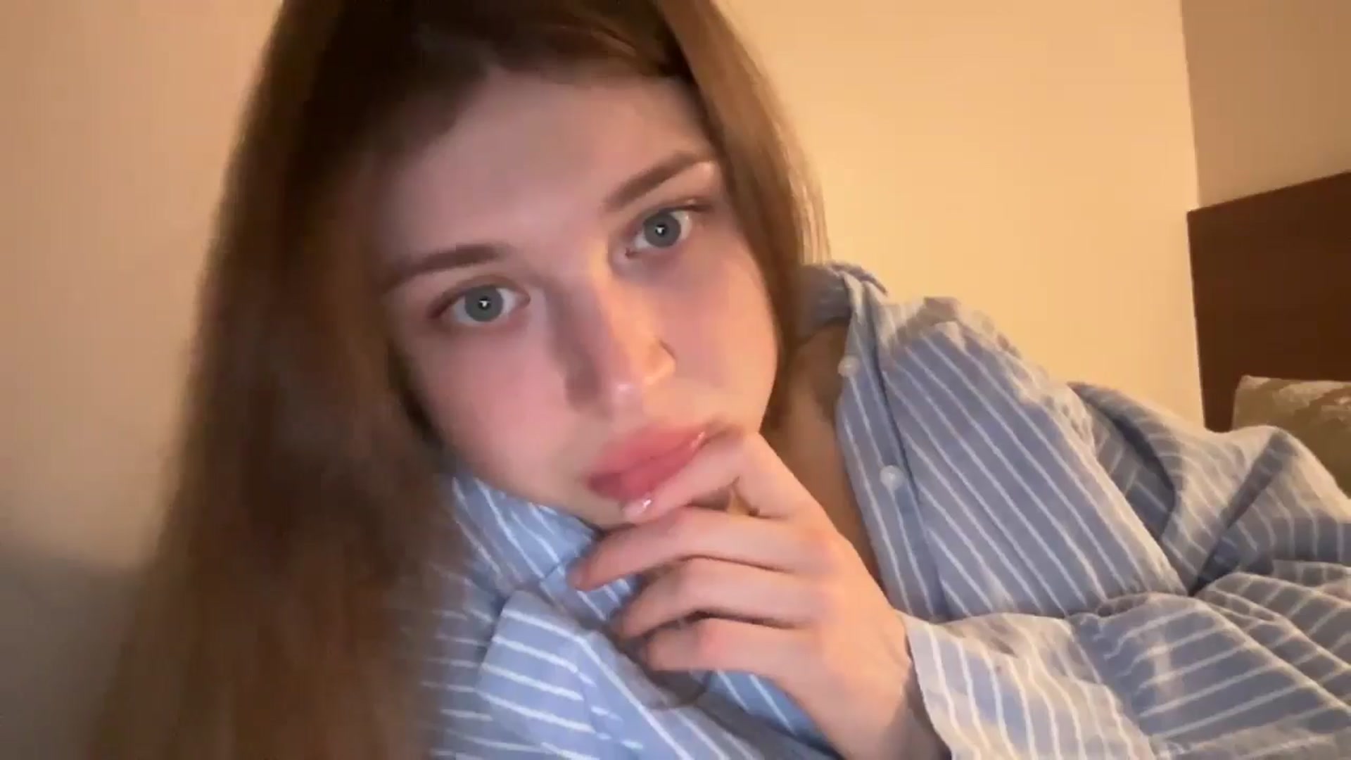 Gallery image thumbnail from Coconut_dream's myfreecams stream on, 06/21/2024, 21:54 image 7 of 20