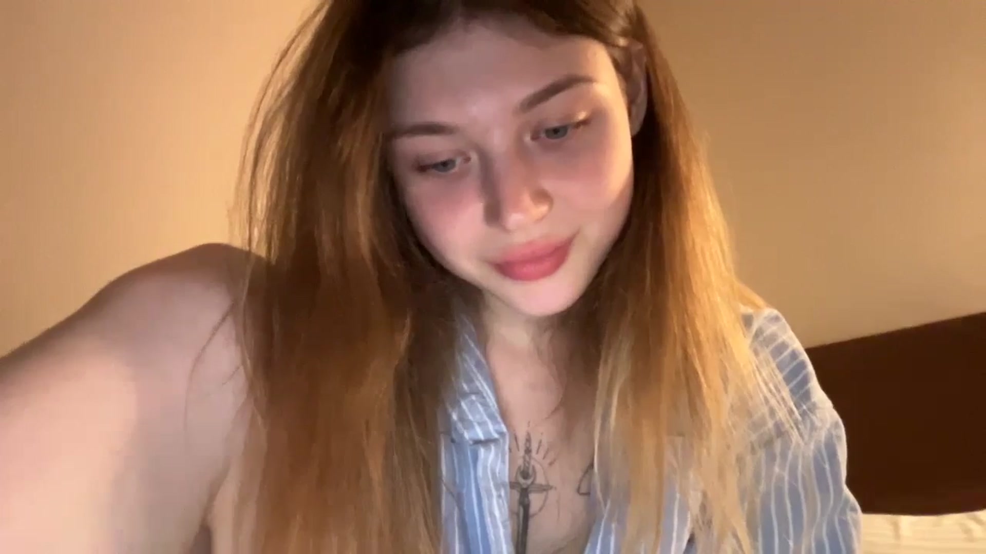 Gallery image thumbnail from Coconut_dream's myfreecams stream on, 06/21/2024, 22:32 image 8 of 20