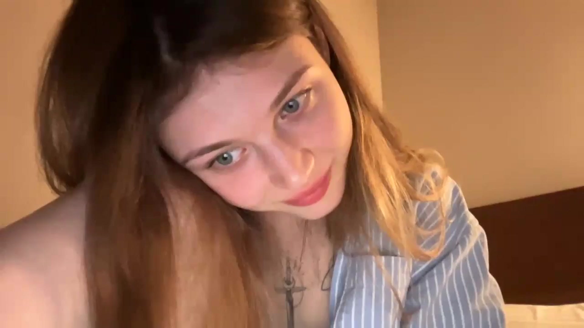 Gallery image thumbnail from Coconut_dream's myfreecams stream on, 06/21/2024, 22:32 image 17 of 20