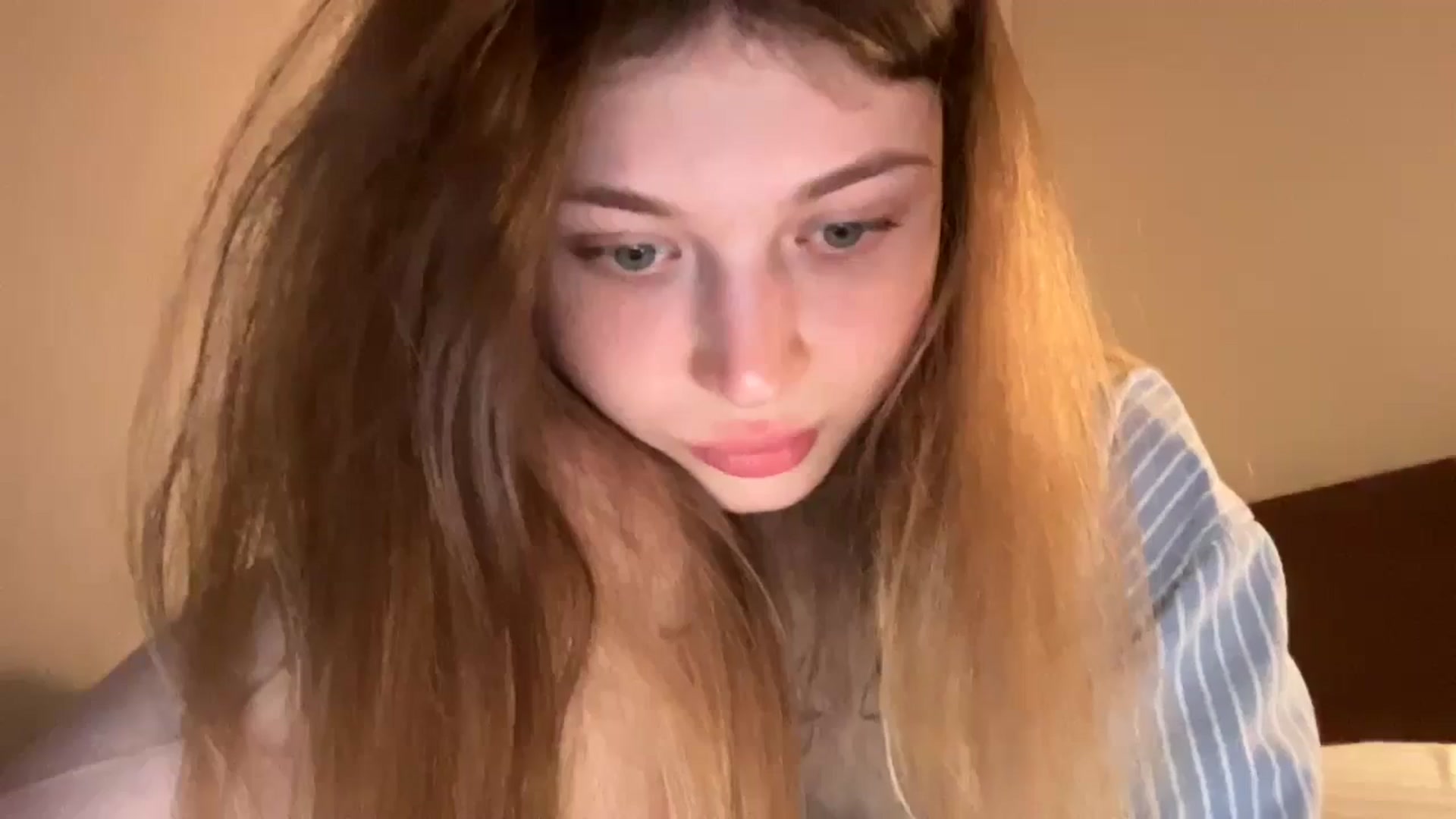 Gallery image thumbnail from Coconut_dream's myfreecams stream on, 06/21/2024, 22:32 image 6 of 20