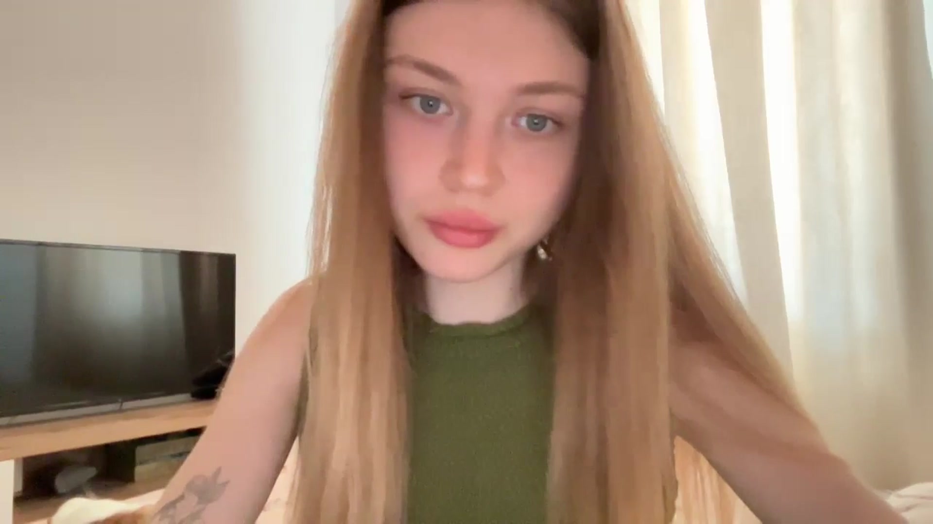 Gallery image thumbnail from Coconut_dream's myfreecams stream on, 06/25/2024, 08:14 image 20 of 20