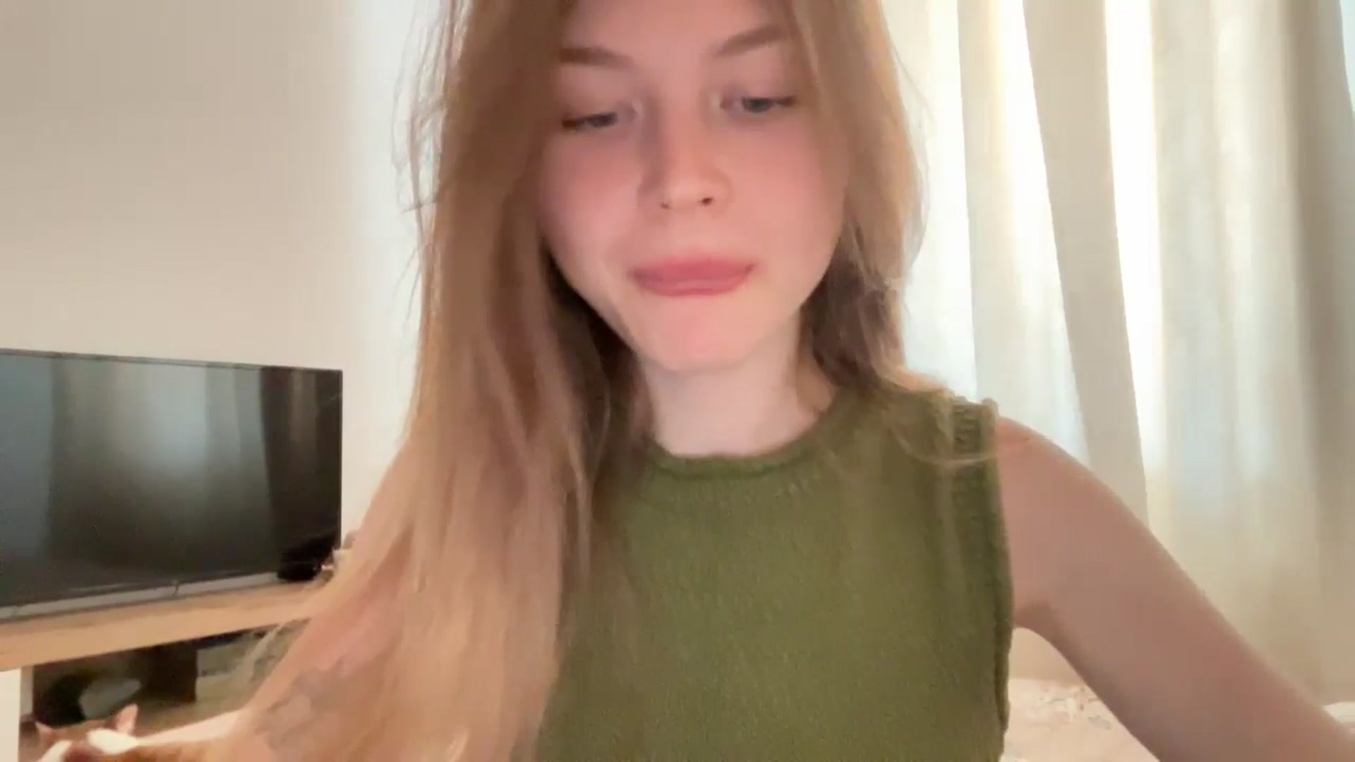 Gallery image thumbnail from Coconut_dream's myfreecams stream on, 06/25/2024, 08:14 image 8 of 20