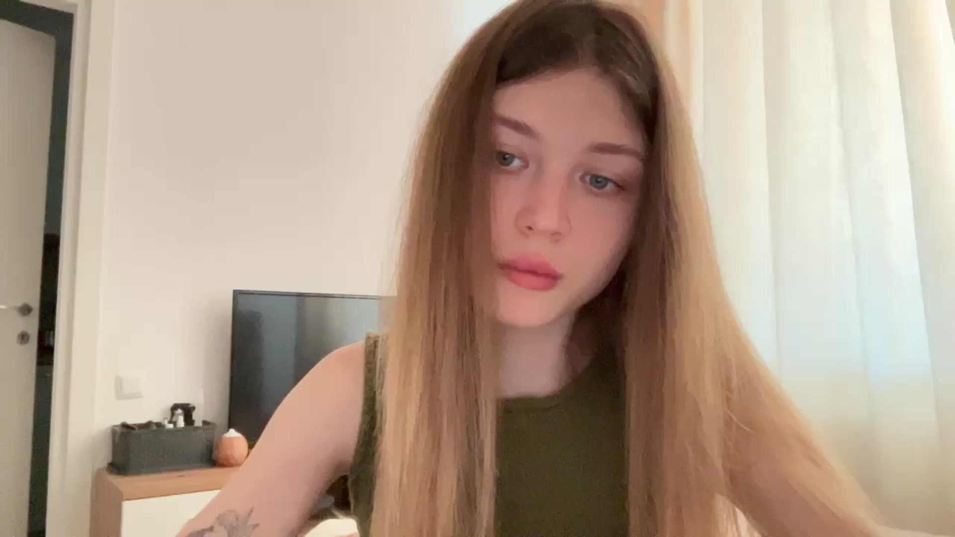 Gallery image thumbnail from Coconut_dream's myfreecams stream on, 06/25/2024, 08:58 image 11 of 20