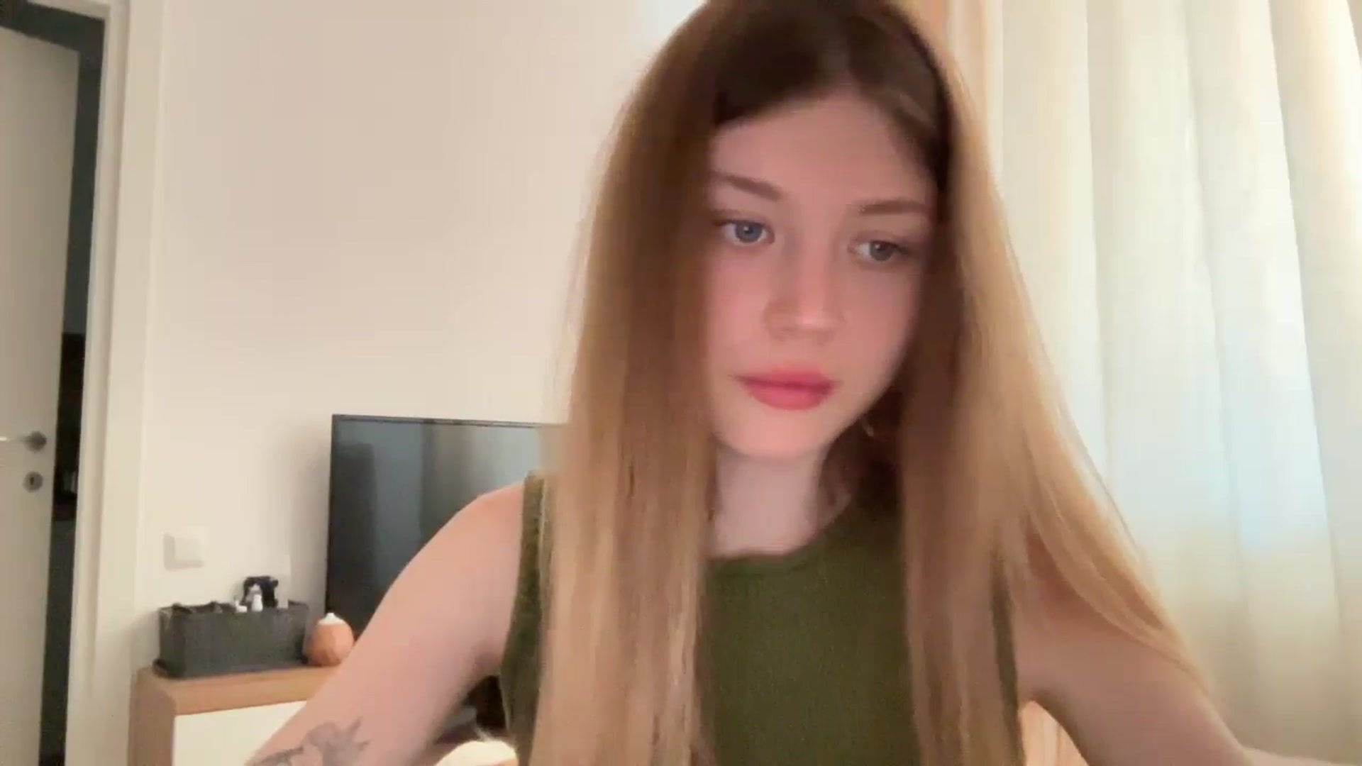 Gallery image thumbnail from Coconut_dream's myfreecams stream on, 06/25/2024, 08:58 image 10 of 20