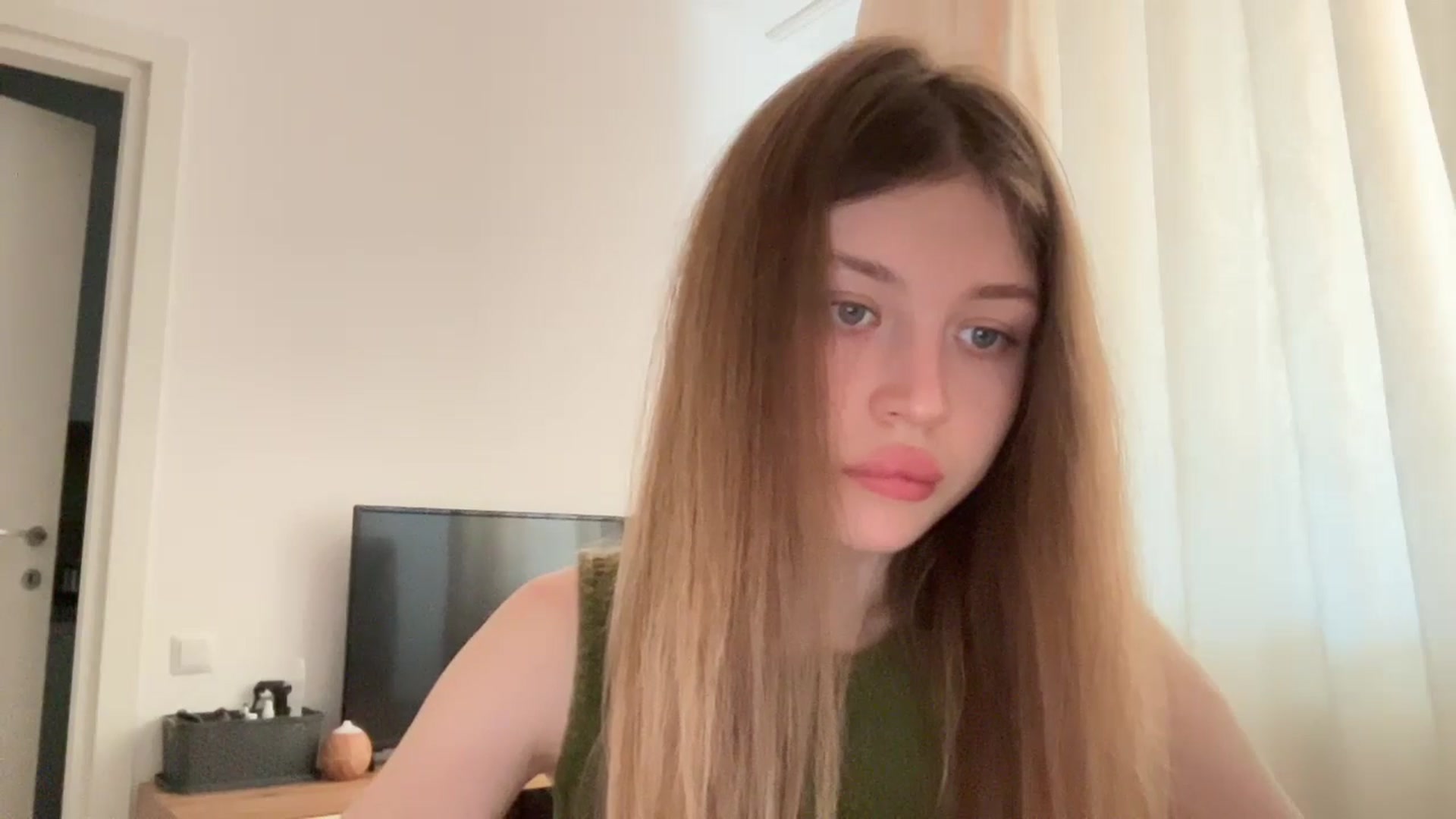 Gallery image thumbnail from Coconut_dream's myfreecams stream on, 06/25/2024, 08:58 image 7 of 20