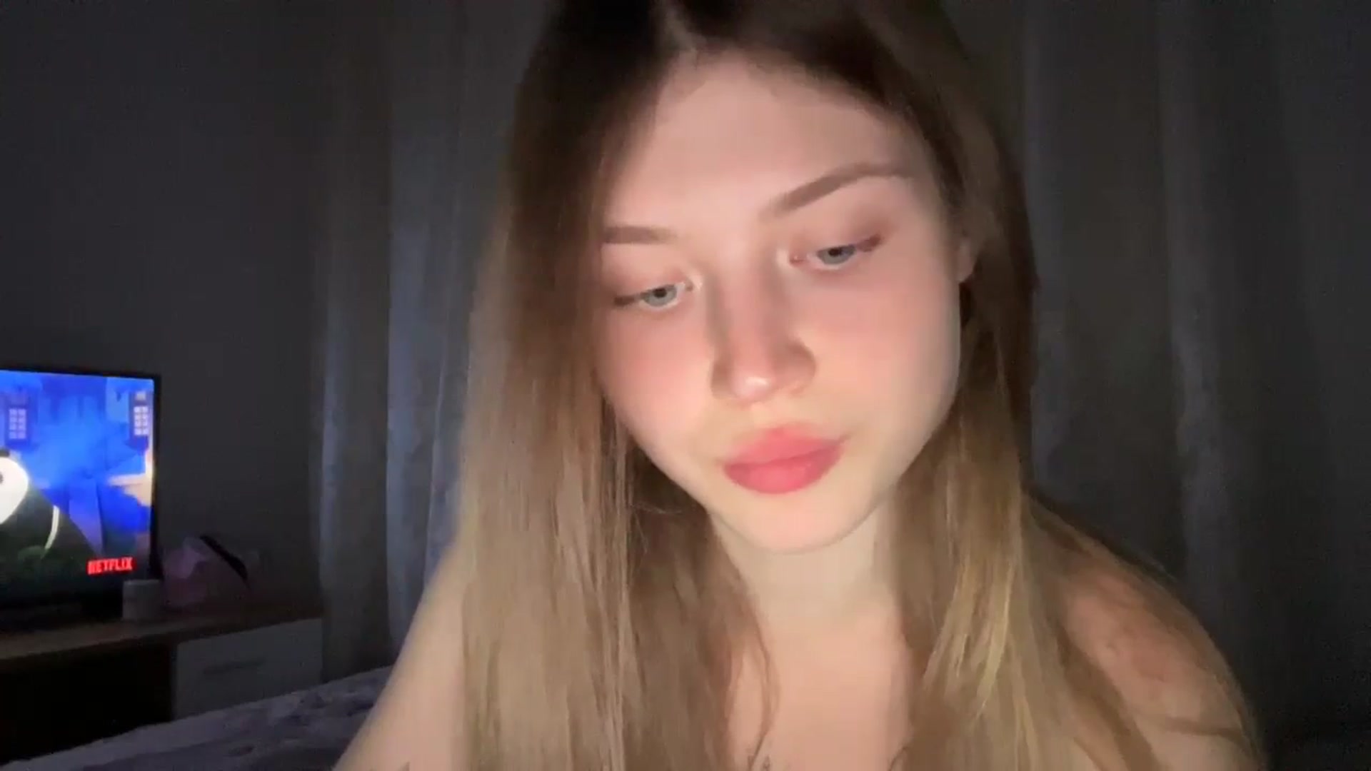 Gallery image thumbnail from Coconut_dream's myfreecams stream on, 06/26/2024, 20:21 image 8 of 20