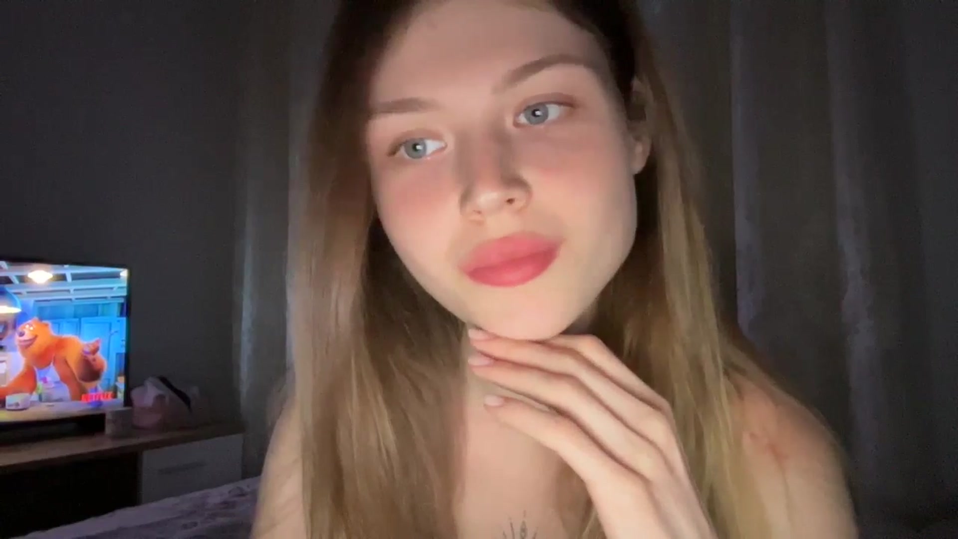 Gallery image thumbnail from Coconut_dream's myfreecams stream on, 06/26/2024, 20:21 image 2 of 20