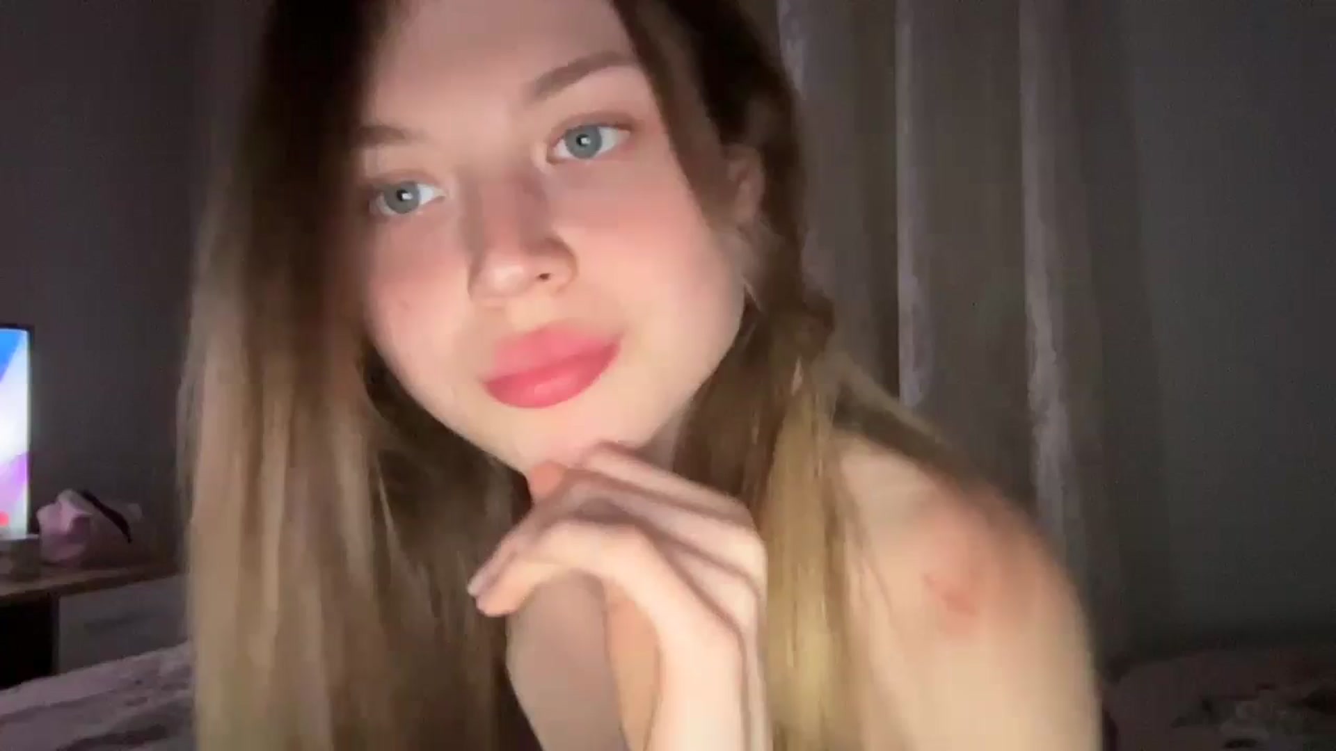 Gallery image thumbnail from Coconut_dream's myfreecams stream on, 06/26/2024, 20:21 image 17 of 20