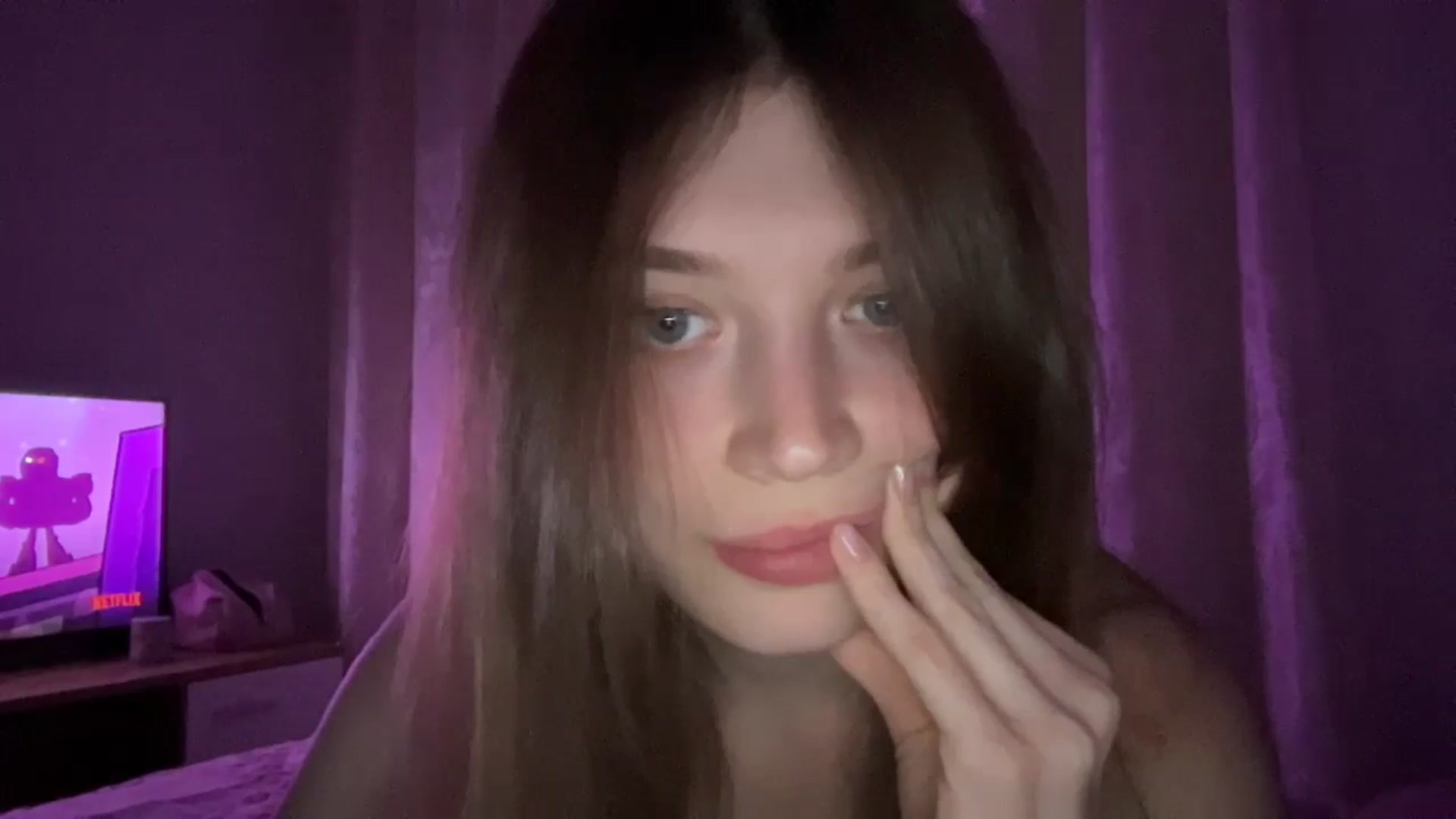 Gallery image thumbnail from Coconut_dream's myfreecams stream on, 06/26/2024, 20:21 image 9 of 20