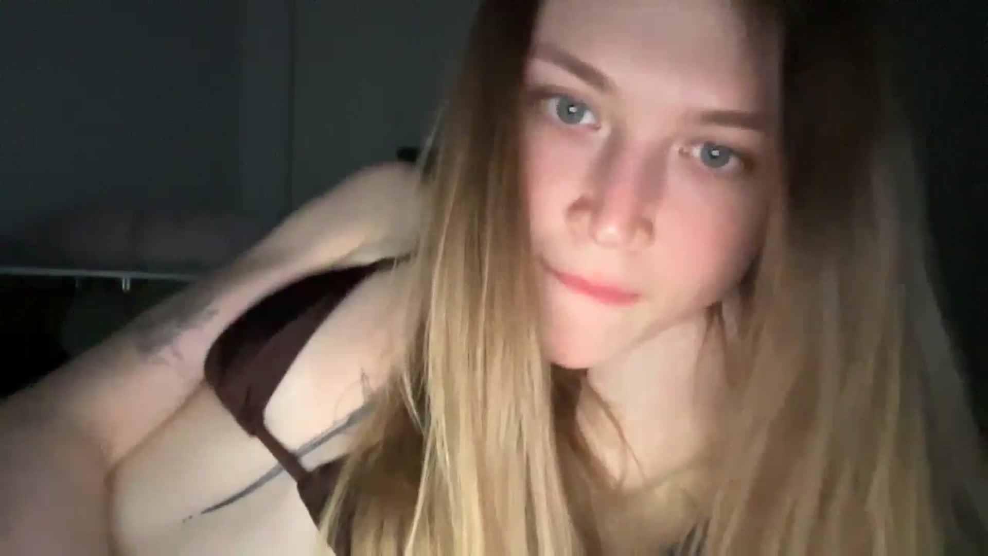 Gallery image thumbnail from Coconut_dream's myfreecams stream on, 06/26/2024, 21:39 image 12 of 20