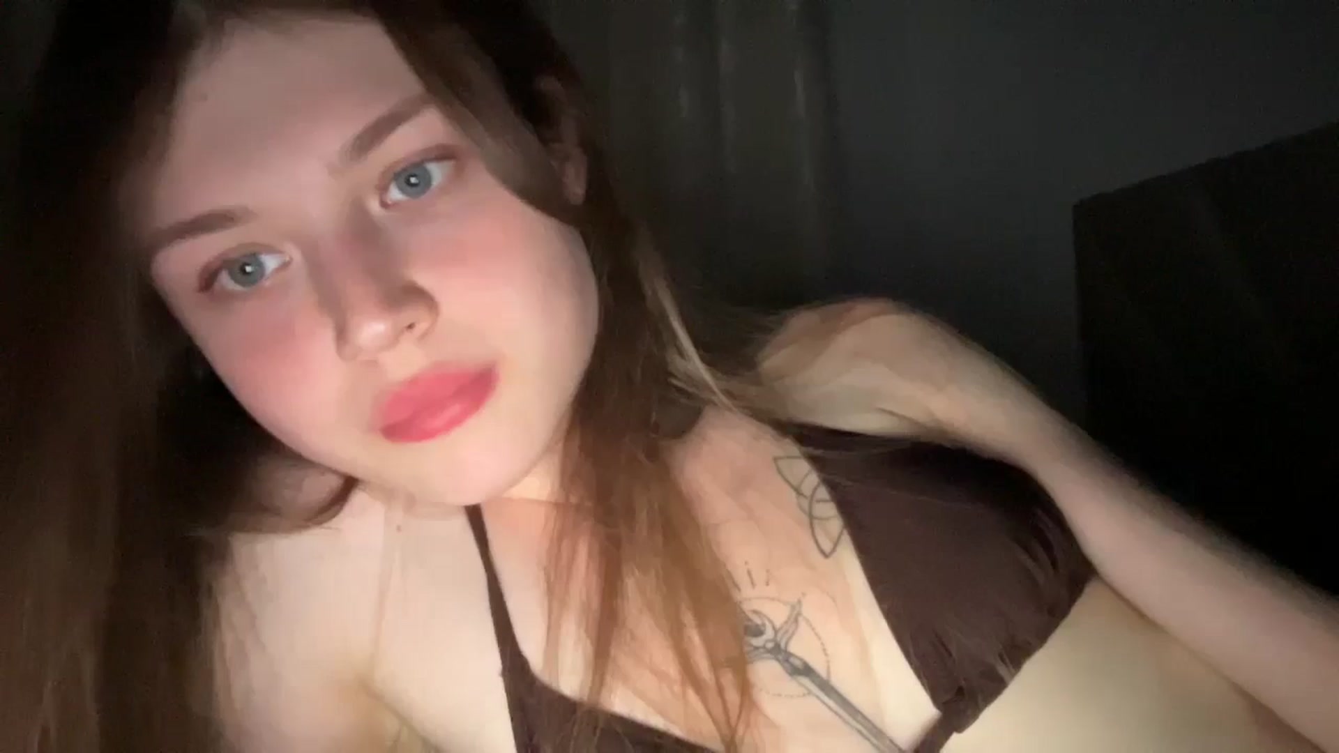 Gallery image thumbnail from Coconut_dream's myfreecams stream on, 06/26/2024, 21:39 image 2 of 20