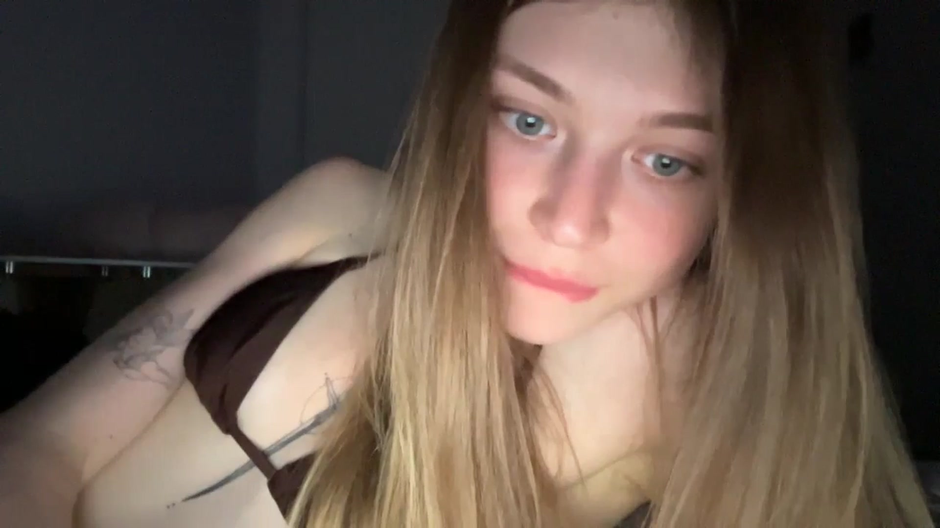 Gallery image thumbnail from Coconut_dream's myfreecams stream on, 06/26/2024, 21:39 image 17 of 20