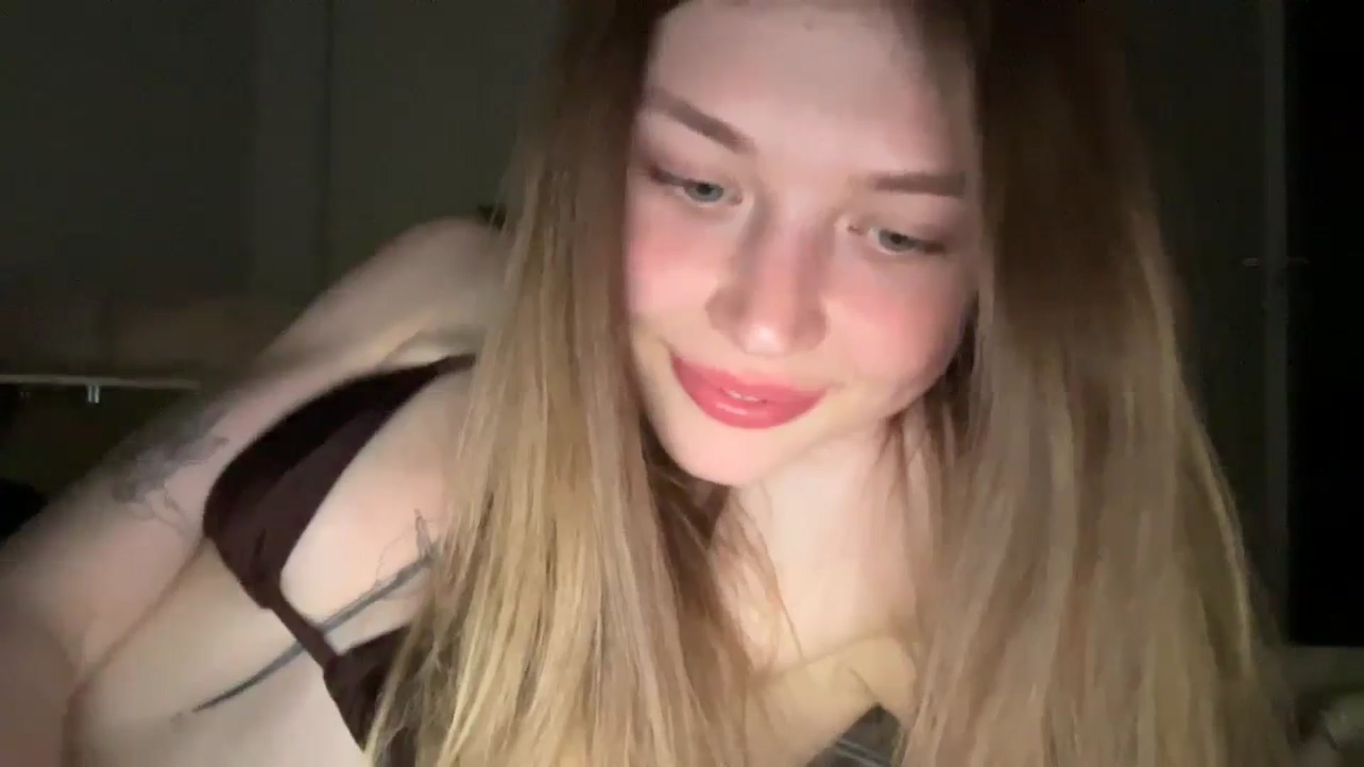 Gallery image thumbnail from Coconut_dream's myfreecams stream on, 06/26/2024, 21:39 image 11 of 20