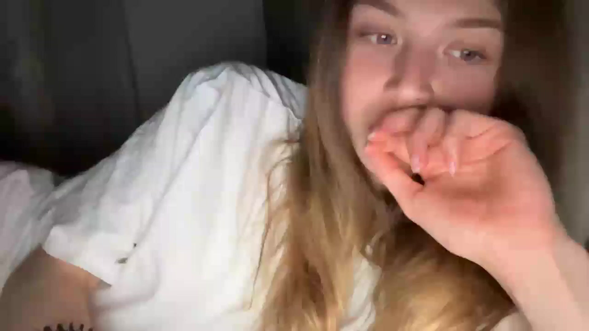 Gallery image thumbnail from Coconut_dream's myfreecams stream on, 06/27/2024, 20:57 image 12 of 20