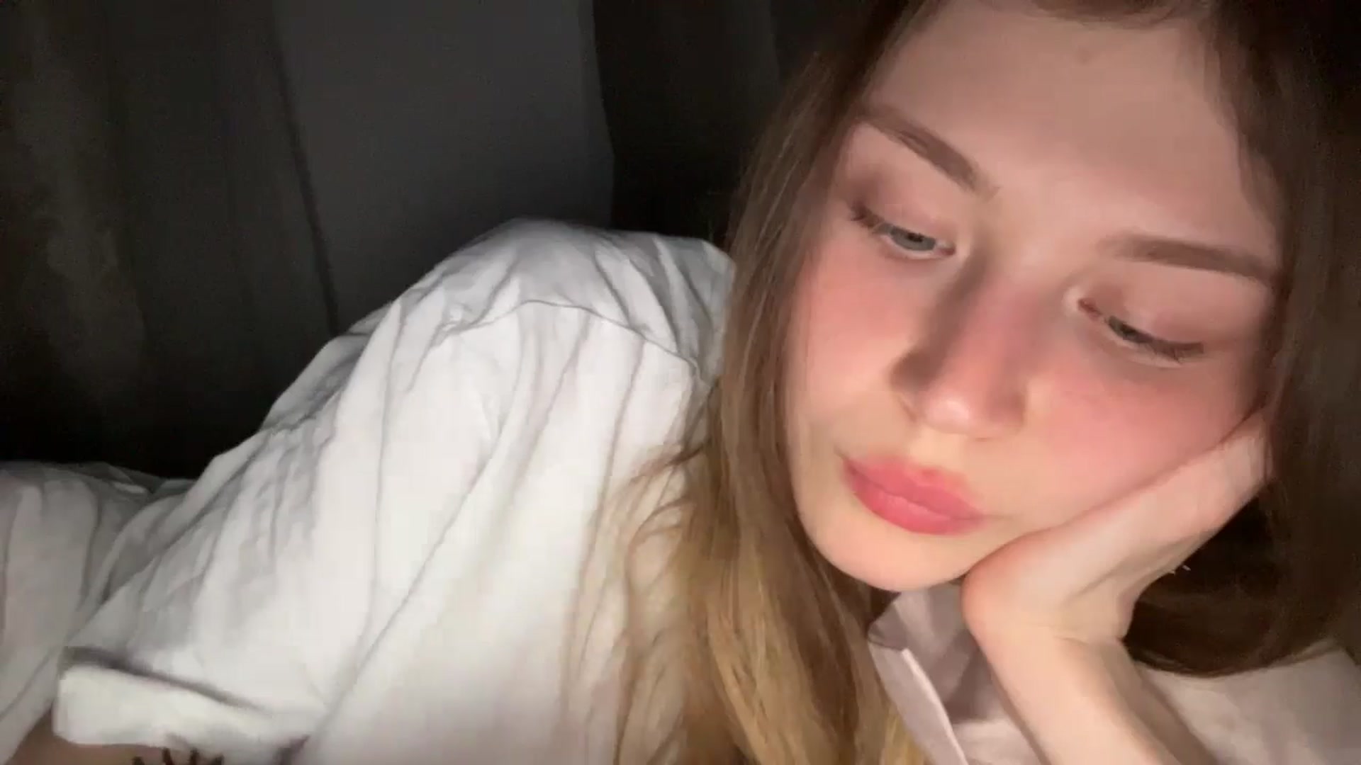 Gallery image thumbnail from Coconut_dream's myfreecams stream on, 06/27/2024, 20:57 image 9 of 20