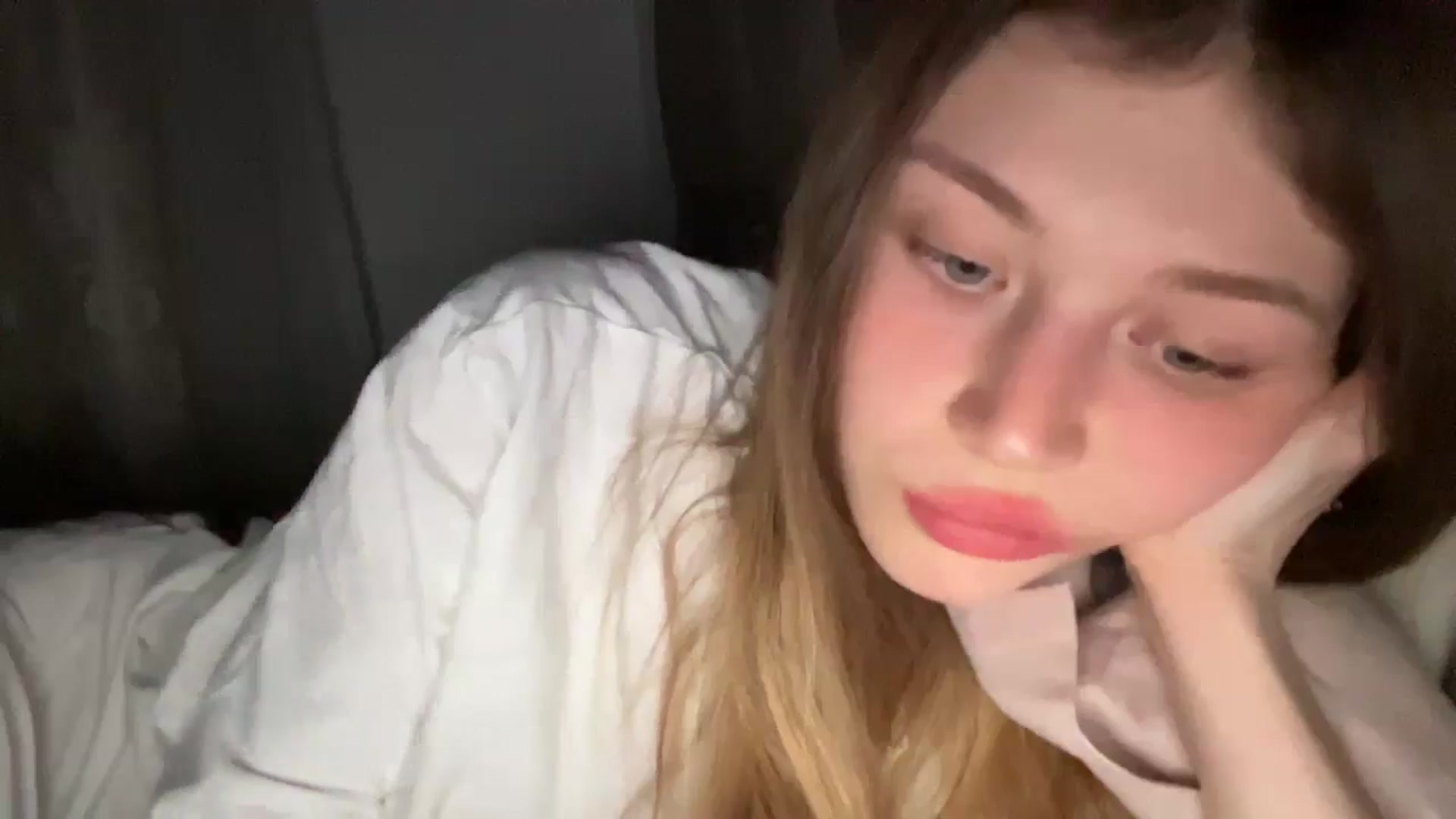 Gallery image thumbnail from Coconut_dream's myfreecams stream on, 06/27/2024, 20:57 image 3 of 20