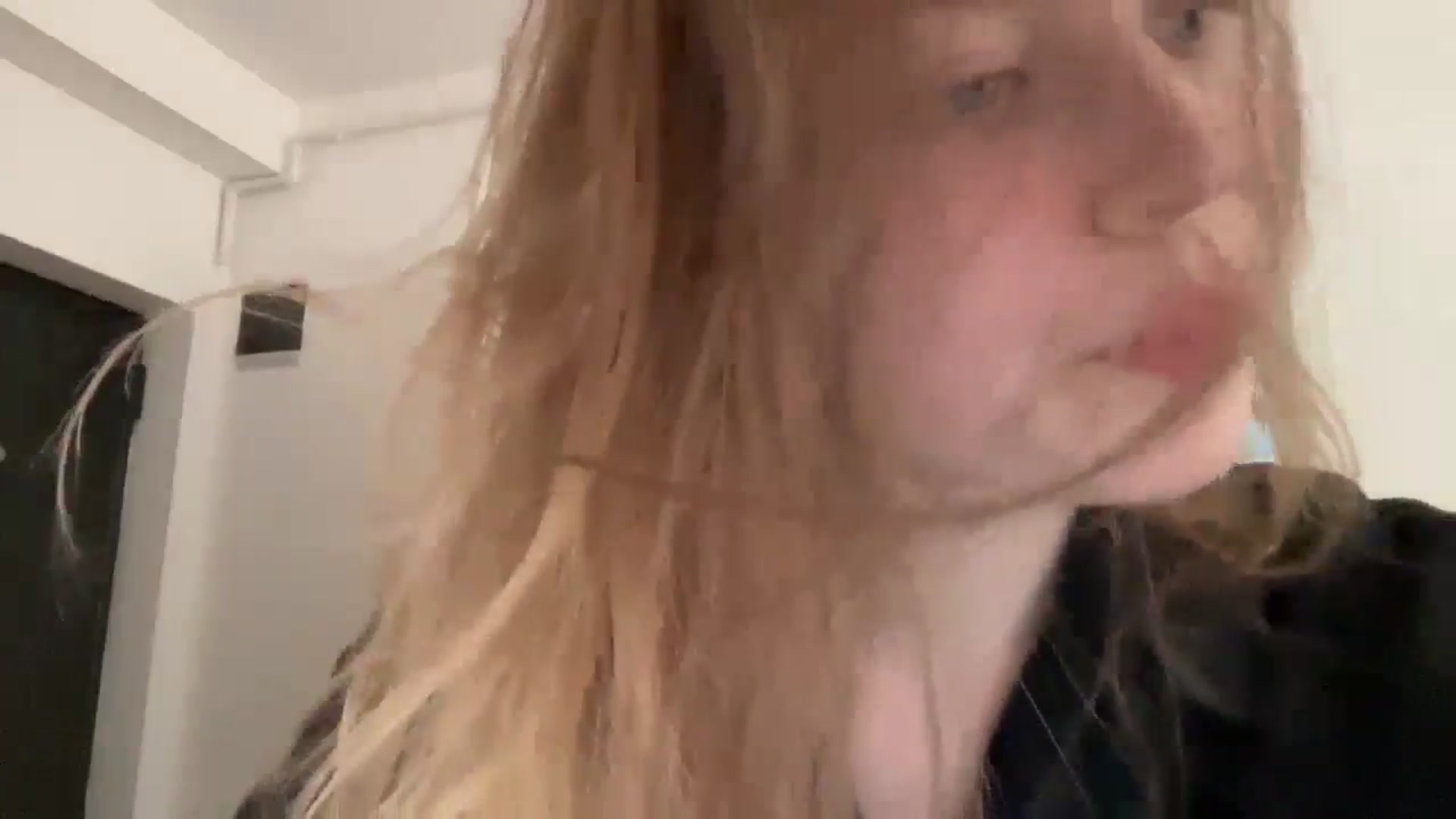 Gallery image thumbnail from Coconut_dream's myfreecams stream on, 06/30/2024, 08:21 image 8 of 20